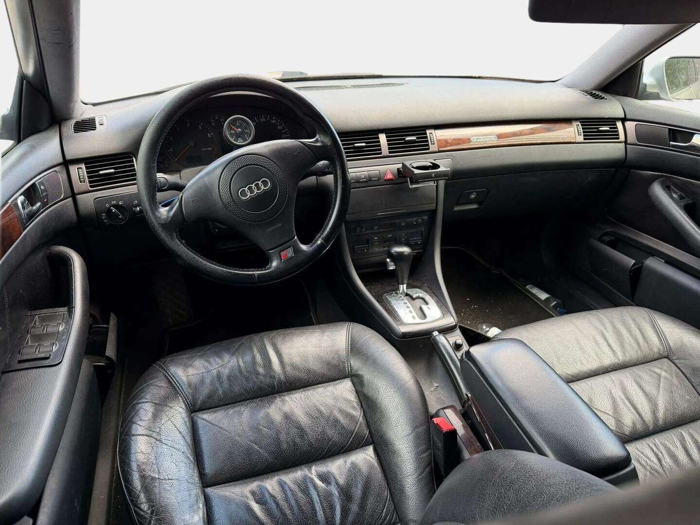 Audi A6 2000 5D A6 AVANT QUATTRO 2.7T AUTOMATIC-4B-4X4/276 - | Tämä auto myydään YritysOutlet -valikoimasta vain yritykselle | Lohko | 2xVanteet | Pioneeri soitin | Nahkasisusta |