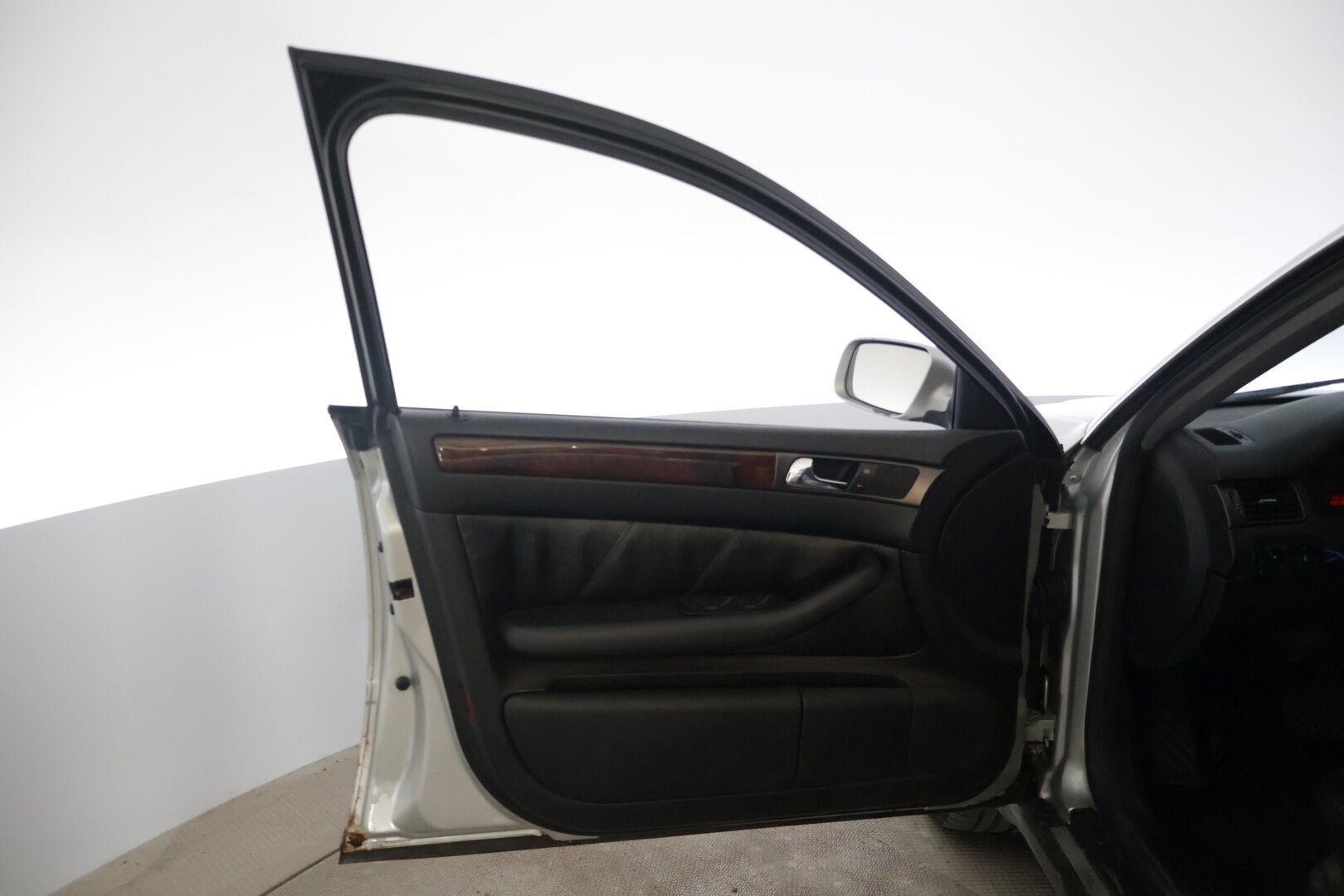 Audi A6 2001 5D A6 AVANT QUATTRO 2.7T AUTOMATIC-4B-4X4/276 - | Tämä auto myynnissä Huutokaupat.com | Lohko | 2xVanteet | Pioneeri soitin | Nahkasisusta |