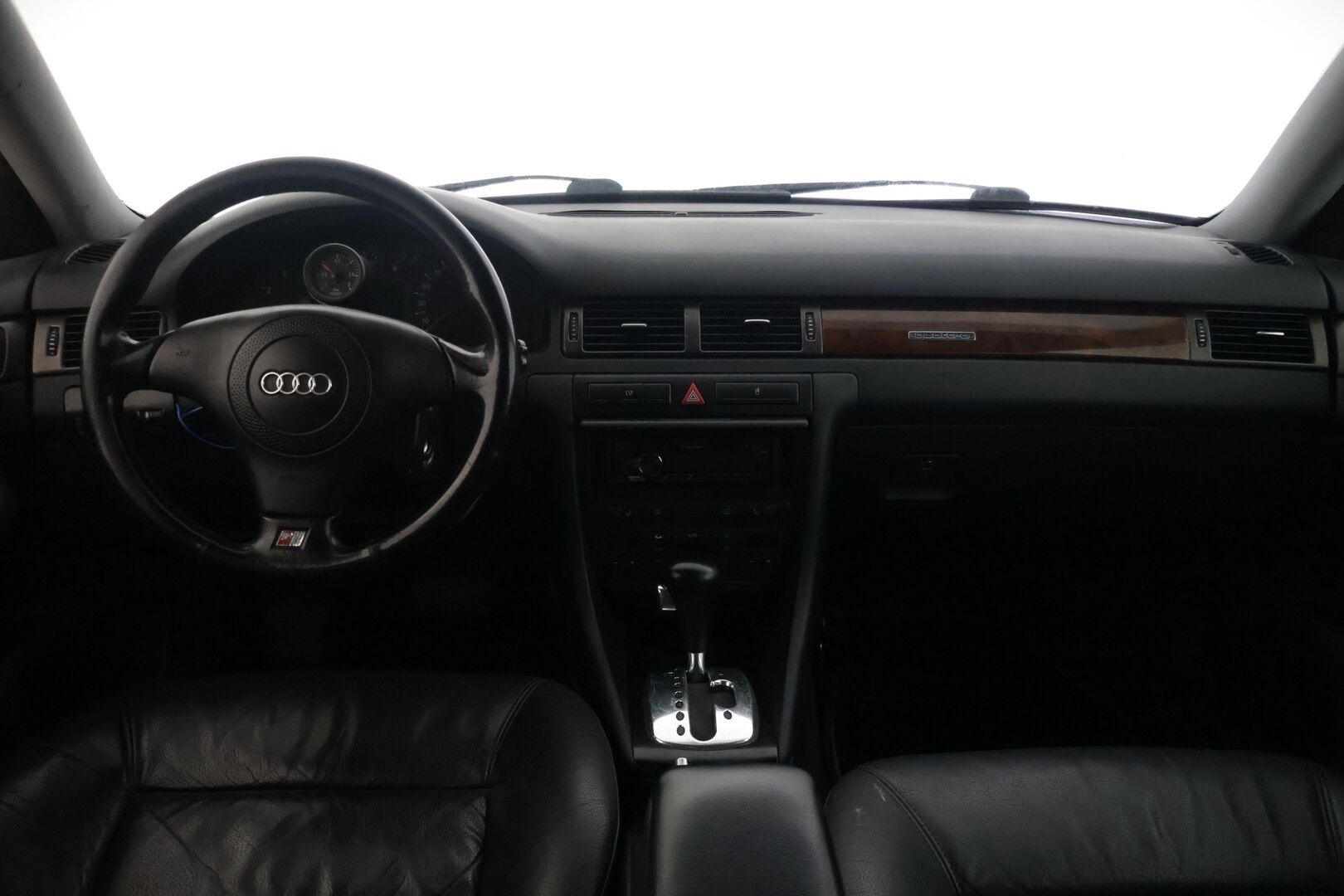 Audi A6 2001 5D A6 AVANT QUATTRO 2.7T AUTOMATIC-4B-4X4/276 - | Tämä auto myynnissä Huutokaupat.com | Lohko | 2xVanteet | Pioneeri soitin | Nahkasisusta |
