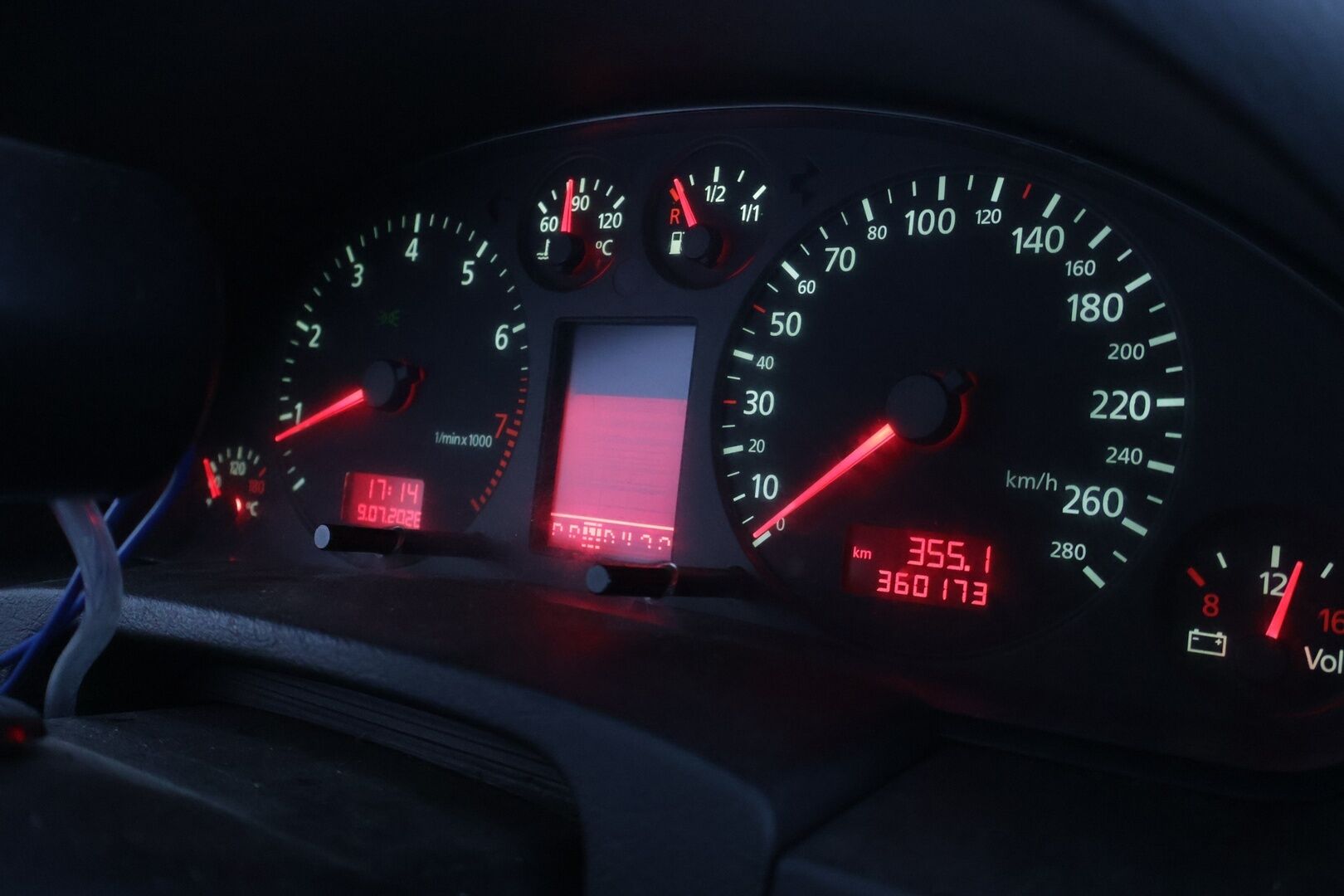 Audi A6 2001 5D A6 AVANT QUATTRO 2.7T AUTOMATIC-4B-4X4/276 - | Tämä auto myynnissä Huutokaupat.com | Lohko | 2xVanteet | Pioneeri soitin | Nahkasisusta |