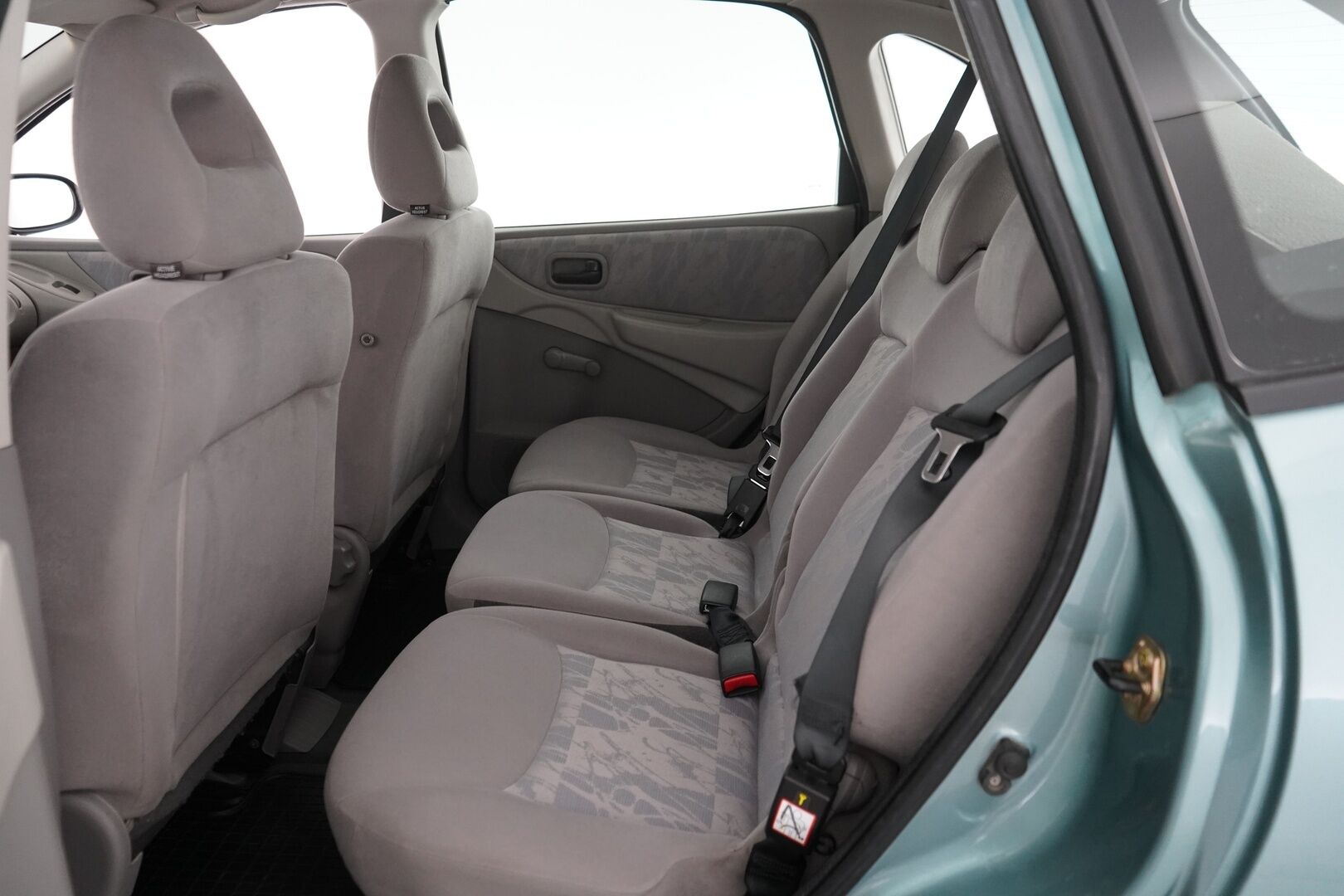 Nissan Almera 2002 1,8 16V Business 5ov. - YritysOutlet - Myydään vain yrityksille - Kahdet ok renkaat / Suomi-auto / Seuraava katsastus 04/2026