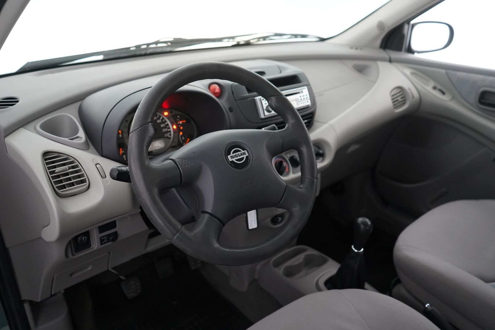 Nissan Almera 2002 1,8 16V Business 5ov. - YritysOutlet - Myydään vain yrityksille - Kahdet ok renkaat / Suomi-auto / Seuraava katsastus 04/2026