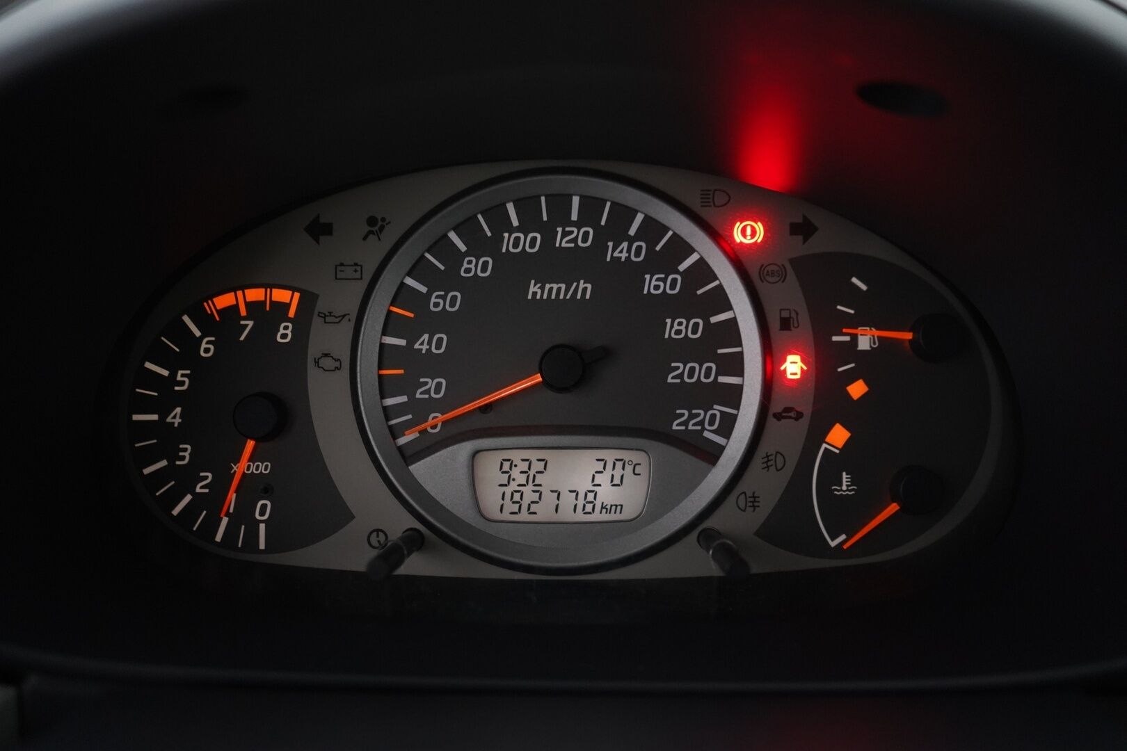 Nissan Almera 2002 1,8 16V Business 5ov. - YritysOutlet - Myydään vain yrityksille - Kahdet ok renkaat / Suomi-auto / Seuraava katsastus 04/2026