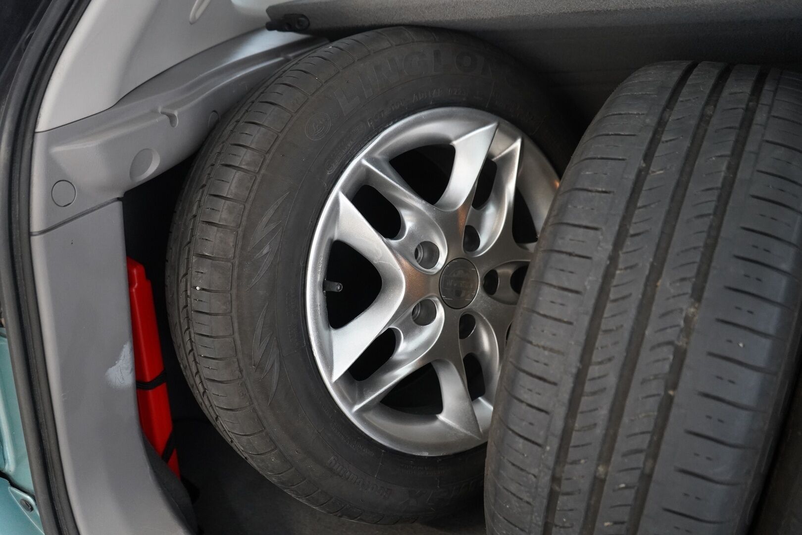 Nissan Almera 2002 1,8 16V Business 5ov. - YritysOutlet - Myydään vain yrityksille - Kahdet ok renkaat / Suomi-auto / Seuraava katsastus 04/2026