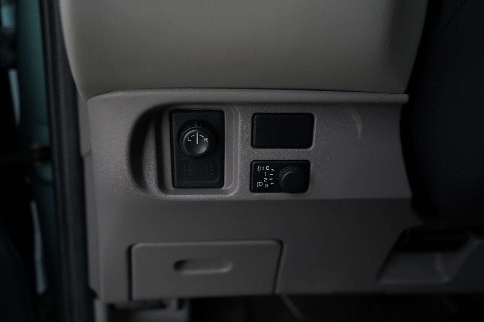 Nissan Almera 2002 1,8 16V Business 5ov. - YritysOutlet - Myydään vain yrityksille - Kahdet ok renkaat / Suomi-auto / Seuraava katsastus 04/2026