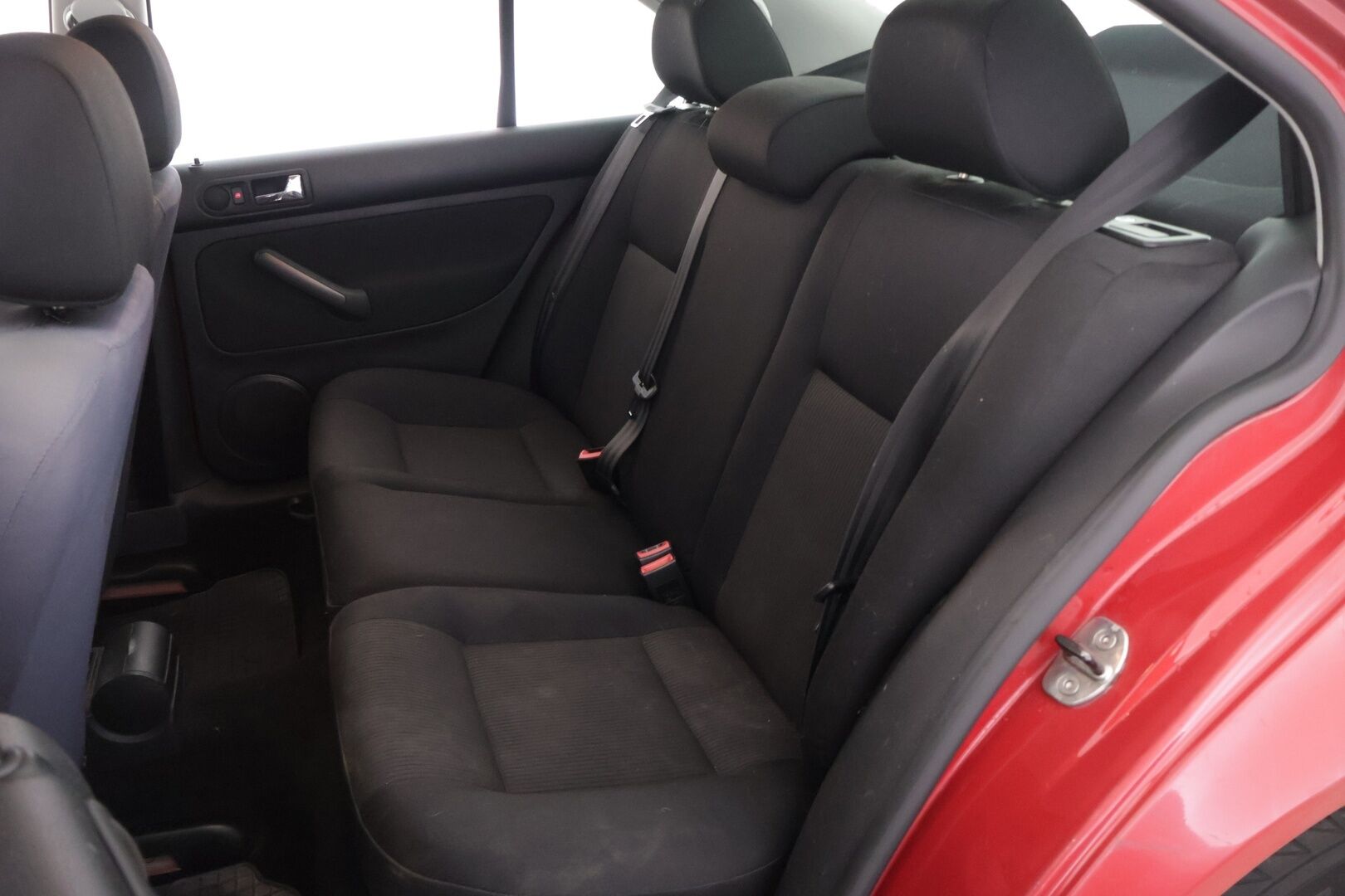 Volkswagen Bora 2004 4D BORA SEDAN 1.6 - * MYYDÄÄN HUUTOKAUPAT.COM * 