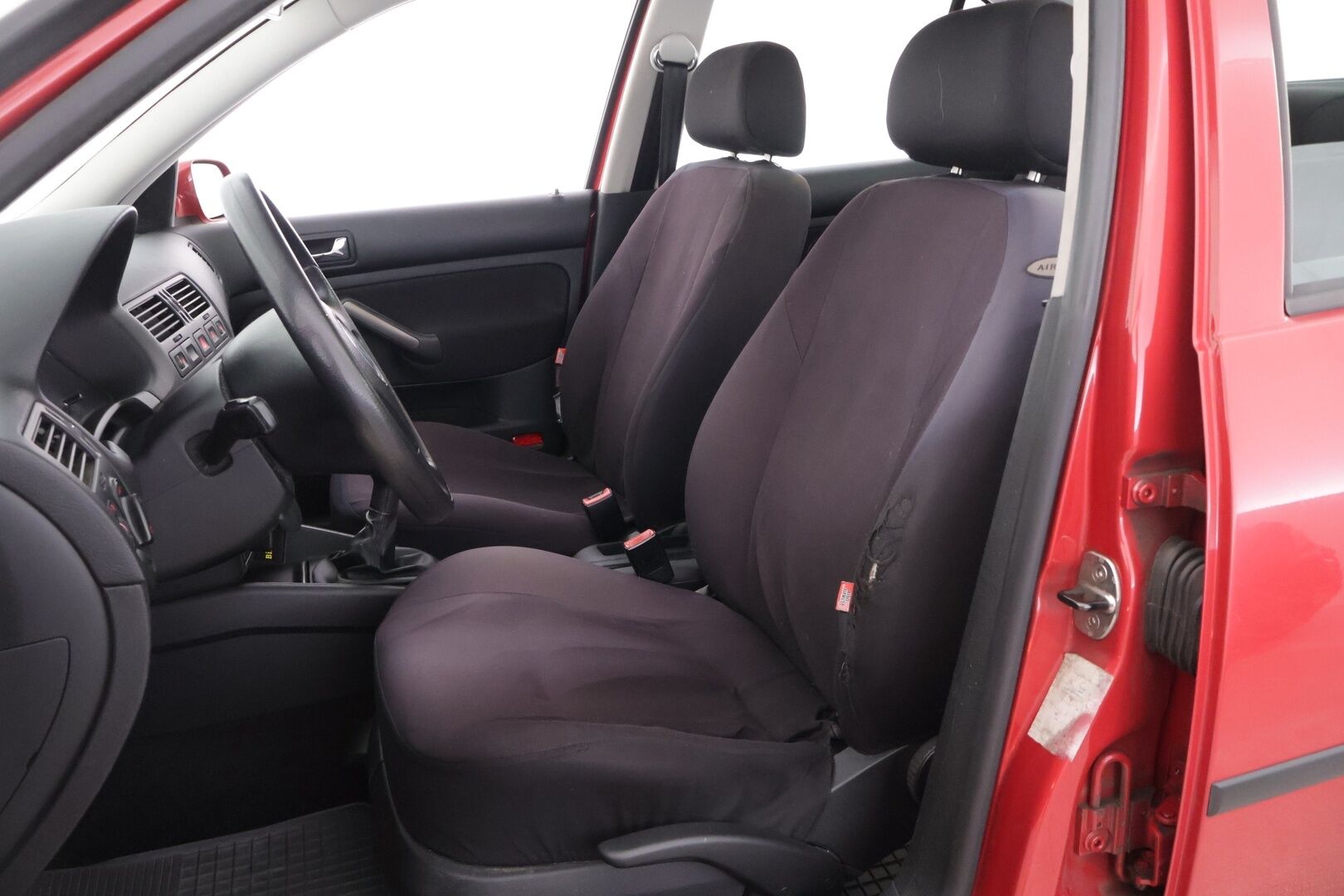 Volkswagen Bora 2004 4D BORA SEDAN 1.6 - * MYYDÄÄN HUUTOKAUPAT.COM * 