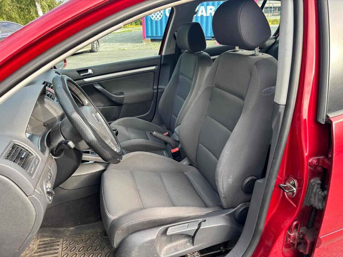 Volkswagen Golf 2004 4D GOLF HACTBACK 1.6 - Myydään Huutokaupat.com -