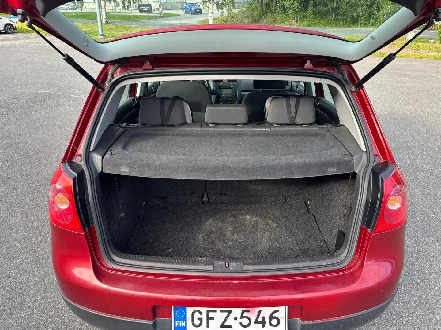 Volkswagen Golf 2004 4D GOLF HACTBACK 1.6 - Myydään Huutokaupat.com -