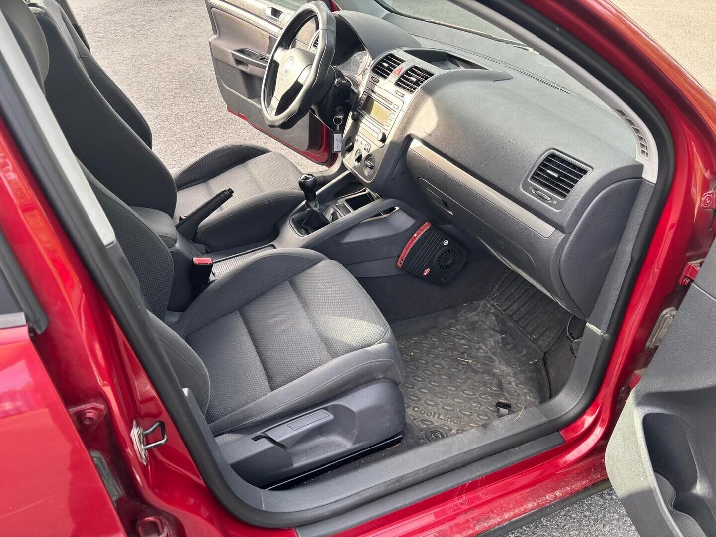 Volkswagen Golf 2004 4D GOLF HACTBACK 1.6 - Myydään Huutokaupat.com -