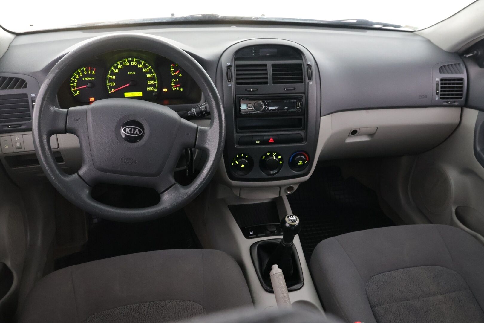 Kia Cerato 2005 5D CERATO MPV 1.6-FE2422/261 - TÄMÄ AUTO MYYDÄÄN HUUTOKAUPAT.COM SIVUSTOLLA