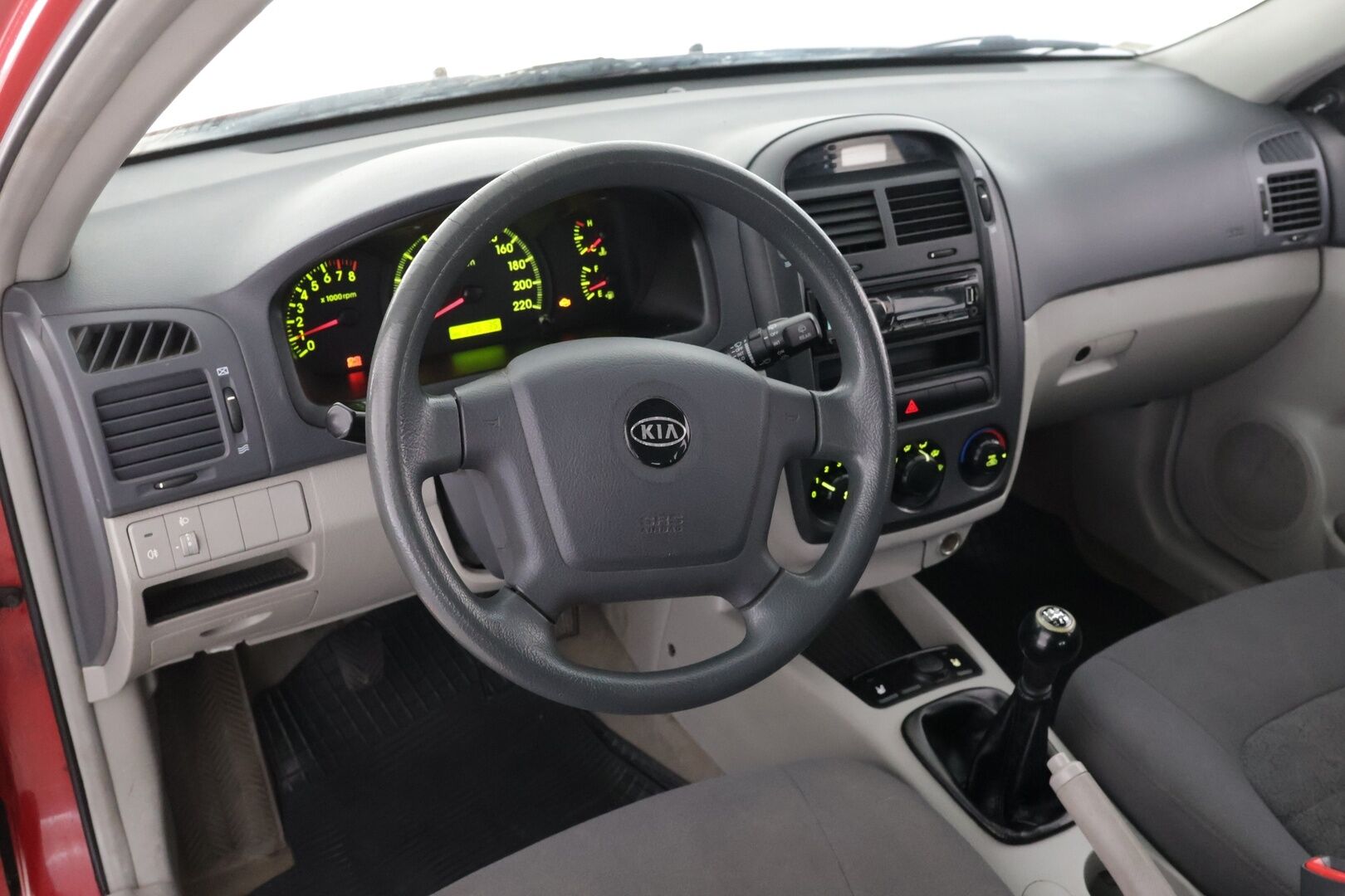 Kia Cerato 2005 5D CERATO MPV 1.6-FE2422/261 - TÄMÄ AUTO MYYDÄÄN HUUTOKAUPAT.COM SIVUSTOLLA