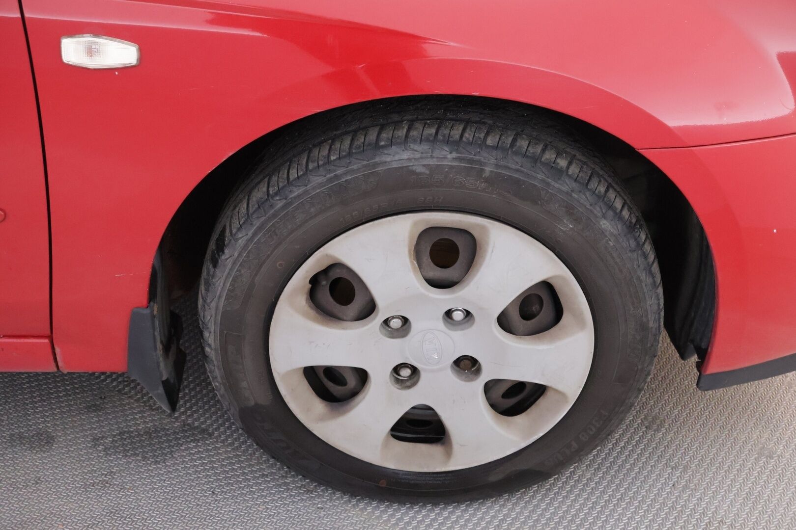 Kia Cerato 2005 5D CERATO MPV 1.6-FE2422/261 - TÄMÄ AUTO MYYDÄÄN HUUTOKAUPAT.COM SIVUSTOLLA