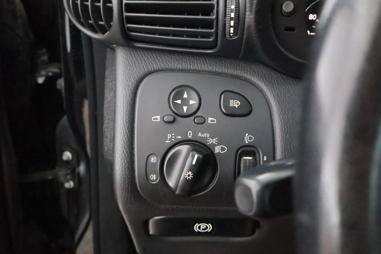 Mercedes-Benz C 2006 180 Kompressor aut - MYYDÄÄN HUUTOKAUPAT.COM! Suomi-auto / Lohko / Vakkari / Koukku / Juuri katsastettu!