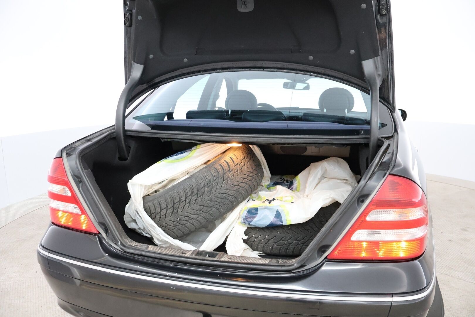 Mercedes-Benz C 2006 180 Kompressor aut - MYYDÄÄN HUUTOKAUPAT.COM! Suomi-auto / Lohko / Vakkari / Koukku / Juuri katsastettu!