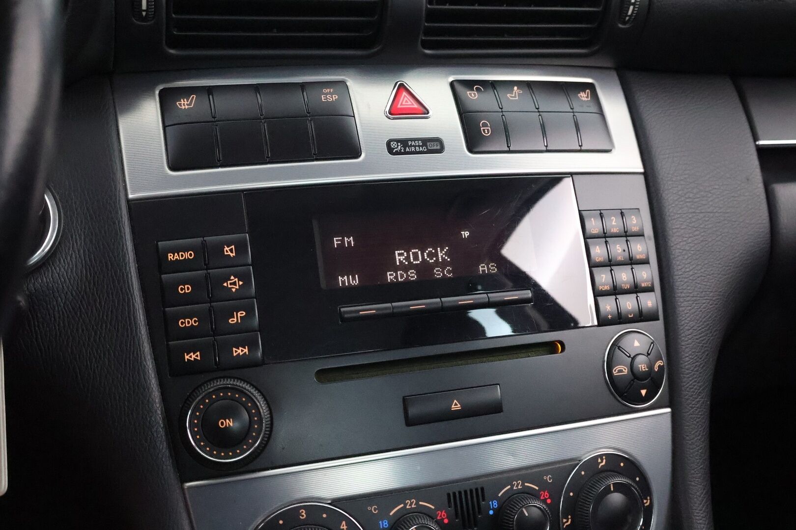 Mercedes-Benz C 2006 180 Kompressor aut - MYYDÄÄN HUUTOKAUPAT.COM! Suomi-auto / Lohko / Vakkari / Koukku / Juuri katsastettu!