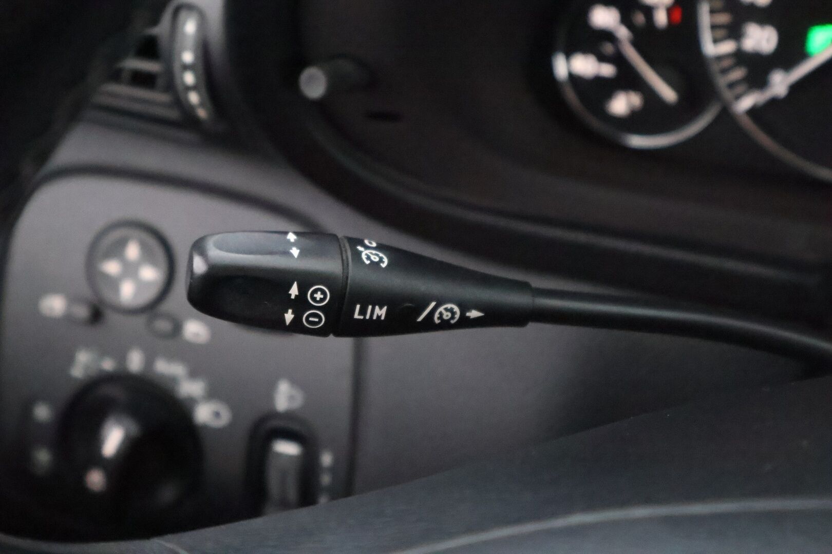 Mercedes-Benz C 2006 180 Kompressor aut - MYYDÄÄN HUUTOKAUPAT.COM! Suomi-auto / Lohko / Vakkari / Koukku / Juuri katsastettu!