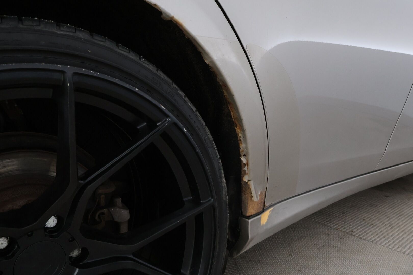 Mercedes-Benz CLS 2005 500 V8 - YritysOutlet - Myydään vain yrityksille - – Tämä auto myydään YritysOutlet -valikoimasta vain yritykselle