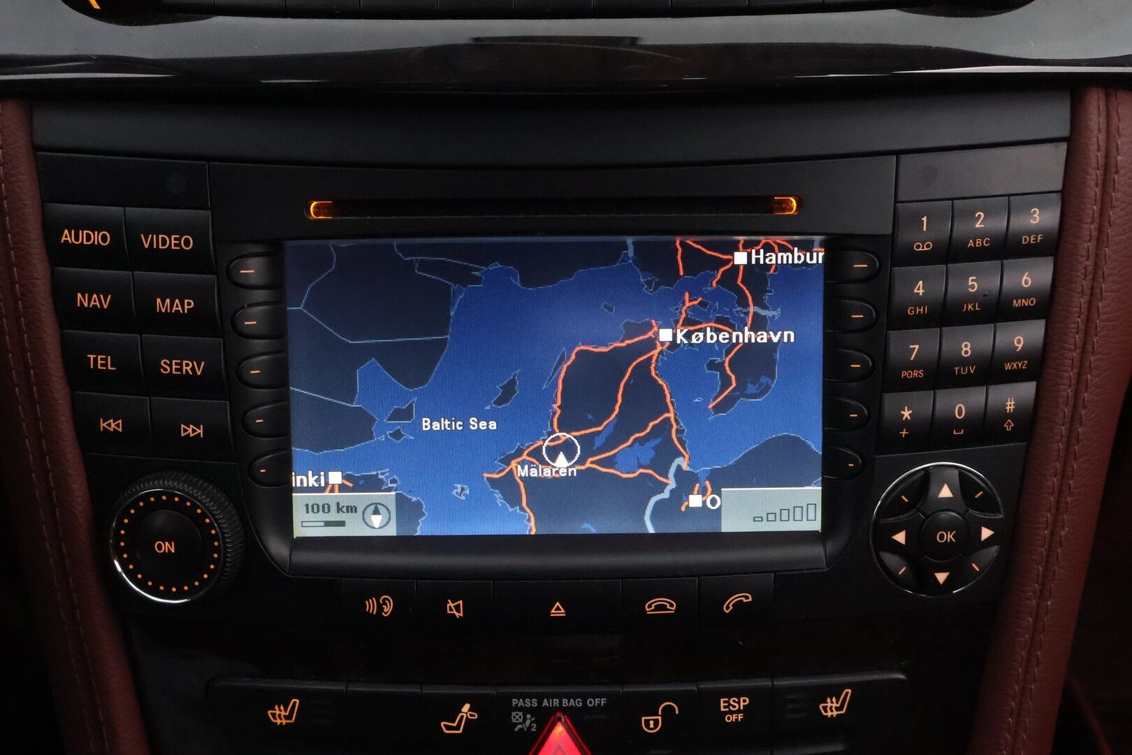 Mercedes-Benz CLS 2005 500 V8 - YritysOutlet - Myydään vain yrityksille - – Tämä auto myydään YritysOutlet -valikoimasta vain yritykselle