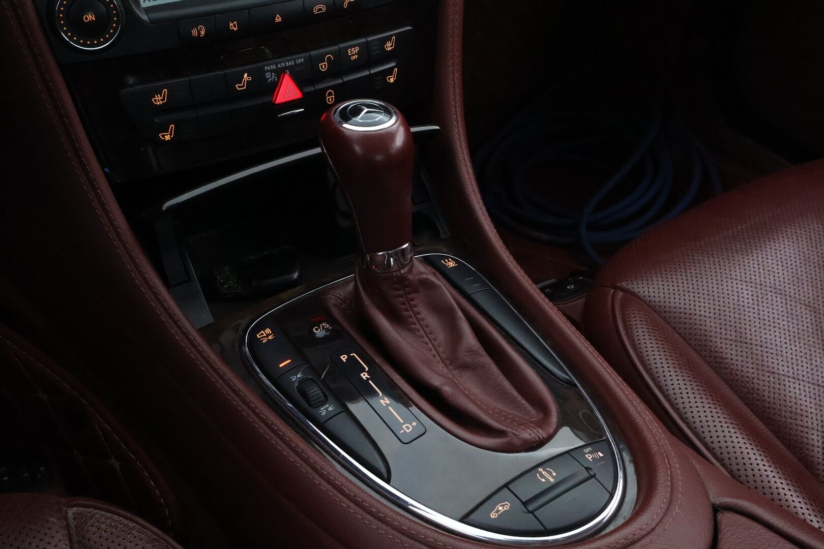 Mercedes-Benz CLS 2005 500 V8 - YritysOutlet - Myydään vain yrityksille - – Tämä auto myydään YritysOutlet -valikoimasta vain yritykselle