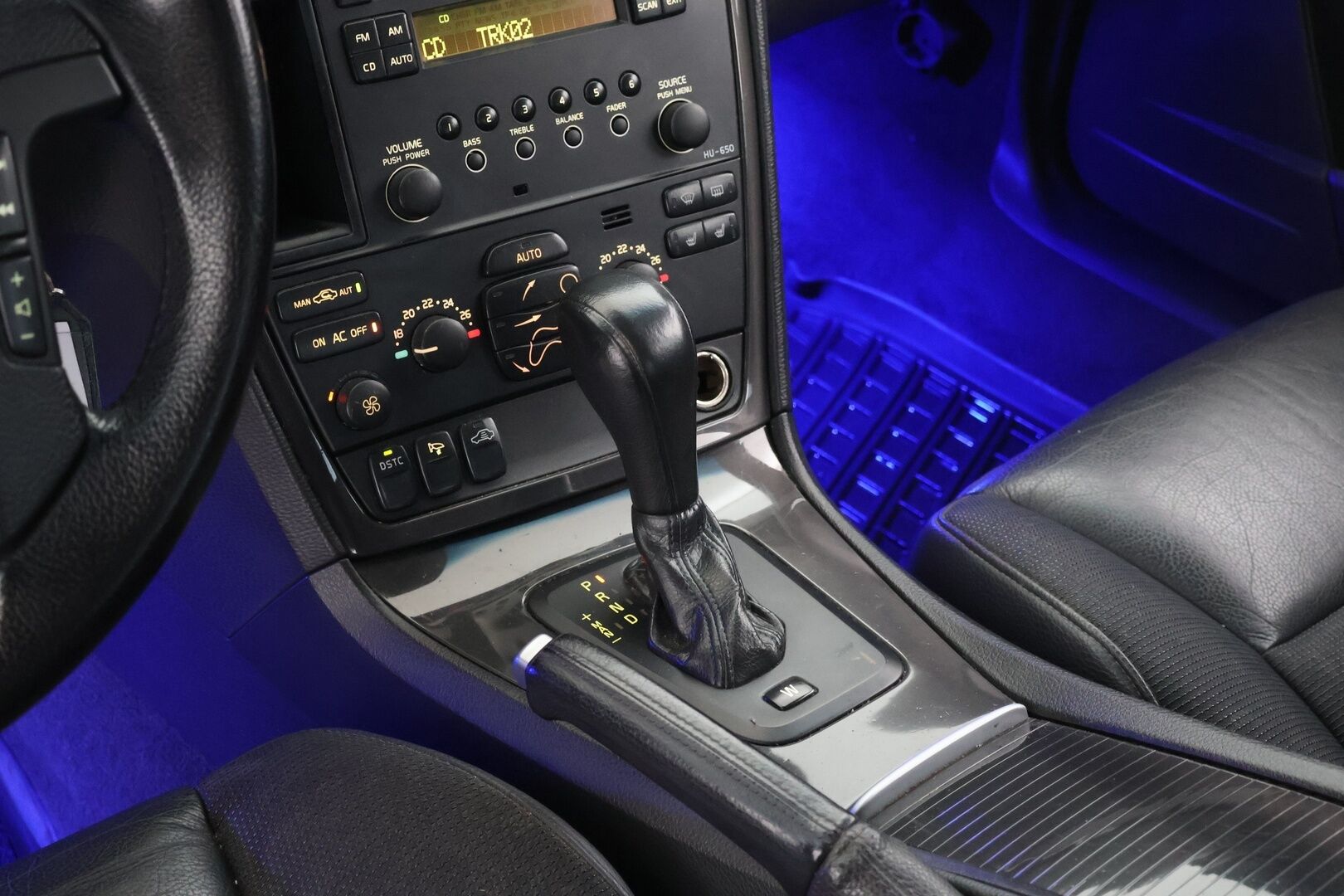Volvo V70 2006 2,5T Geartronic | Myydään huutokaupat.comissa | - | Myydään huutokaupat.comissa | Koukku | Suomi-auto | Lohko | LED-lisävalo | 2x vanteet renkaineen | Tehokas malli! |