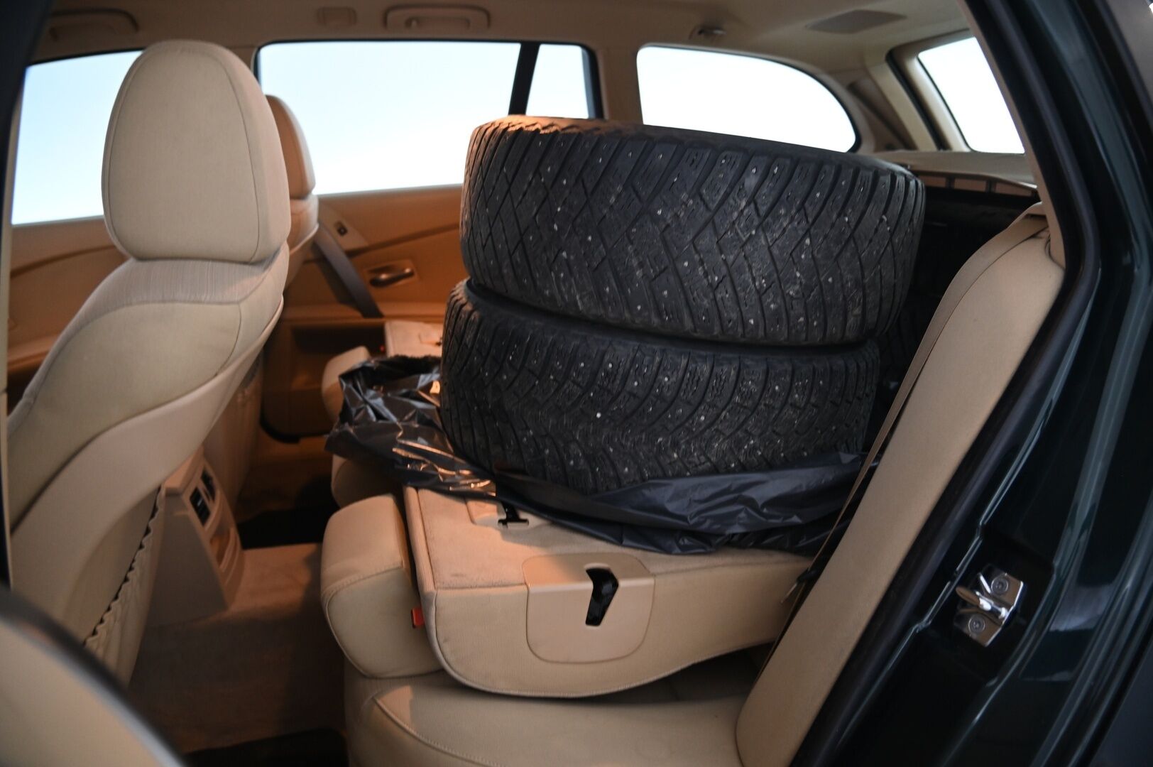 BMW 523 2006 *Myydään Huutokaupat.com*