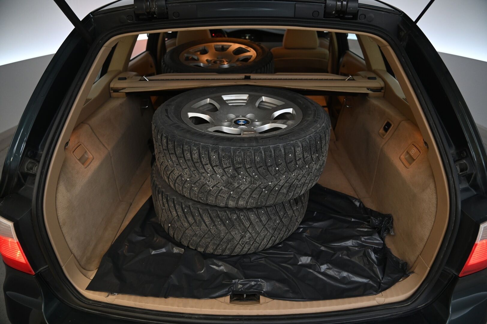 BMW 523 2006 *Myydään Huutokaupat.com*