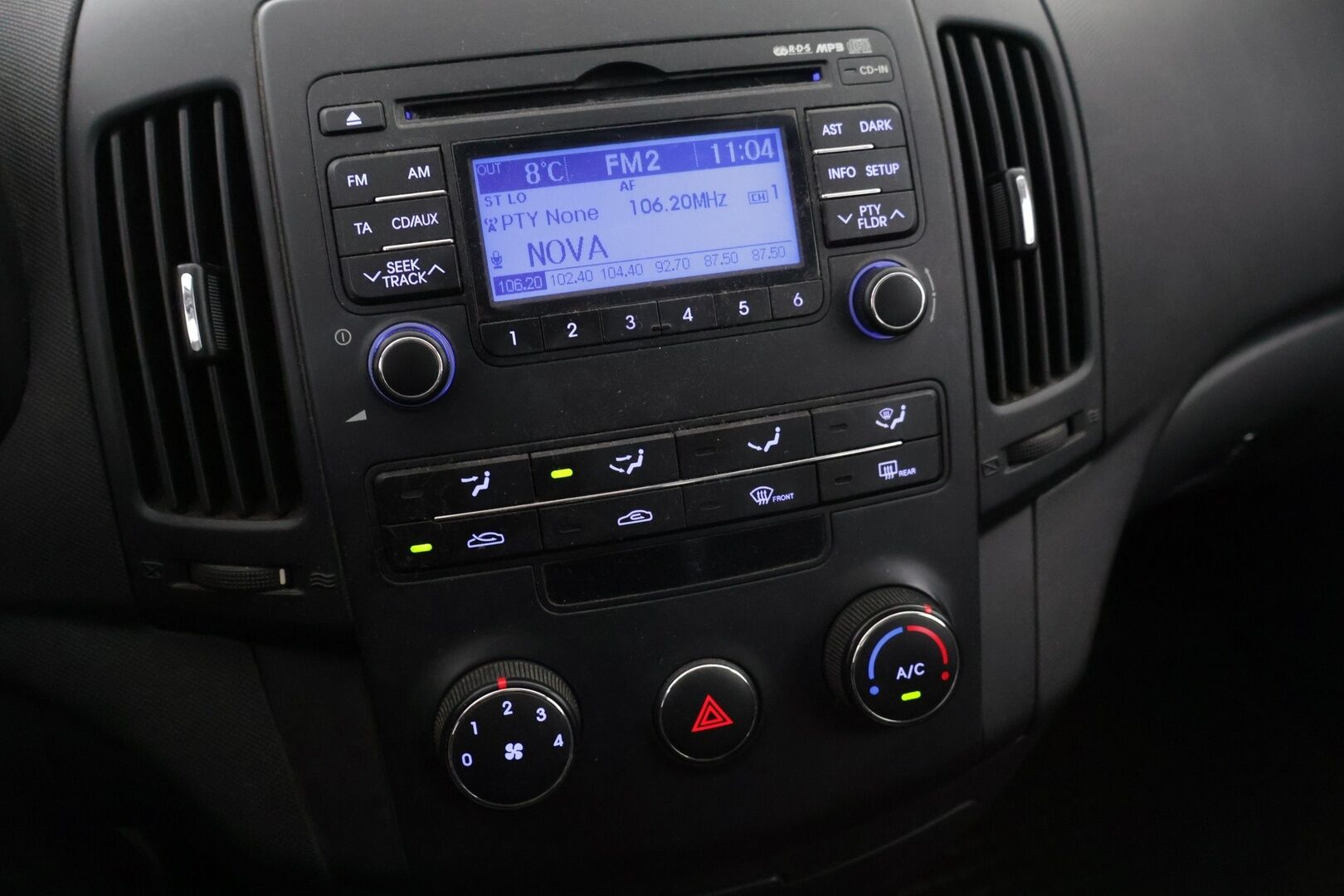 Hyundai i30 2008 1,6 Wagon Comfort - Kahdet Renkaat | 2x avain | Koukku | Radio |Tämä auto myydään YritysOutlet -valikoimasta vain yritykselle |