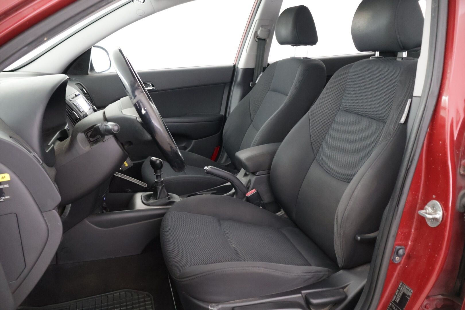Hyundai i30 2008 1,6 Wagon Comfort - Kahdet Renkaat | 2x avain | Koukku | Radio |Tämä auto myydään YritysOutlet -valikoimasta vain yritykselle |