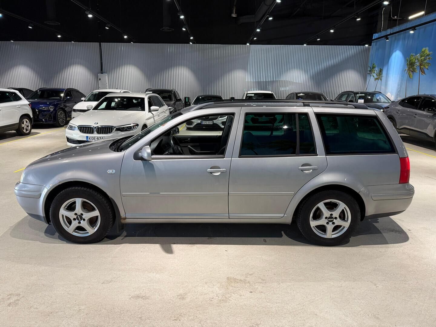 Volkswagen Golf Variant 2006 1,6 77 kW Trendline / Myydään huutokaupat.com:issa! - 2x renkaat&vanteet / Huoltokirja / Lohkolämmitin / 2x avain