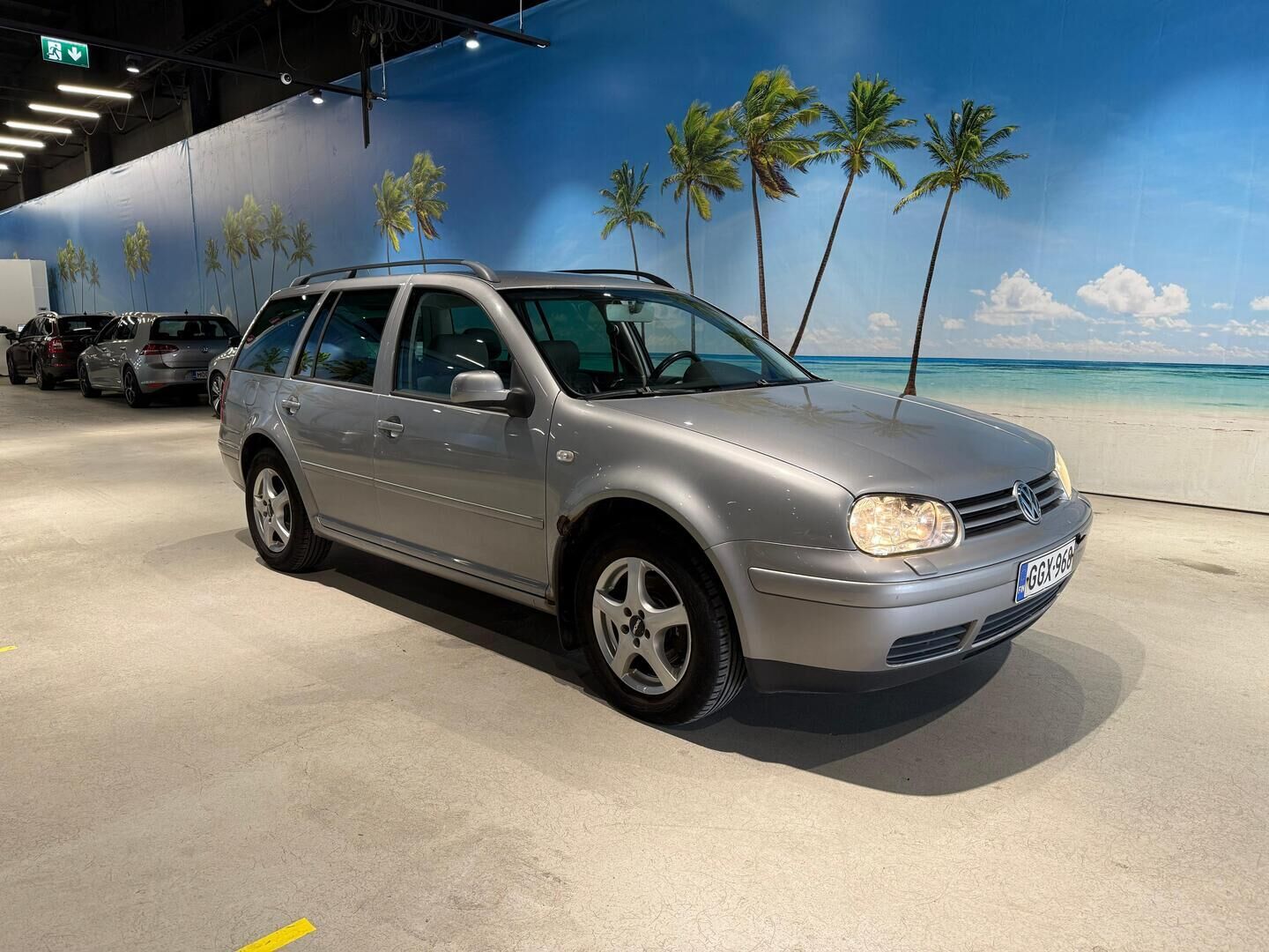 Volkswagen Golf Variant 2006 1,6 77 kW Trendline / Myydään huutokaupat.com:issa! - 2x renkaat&vanteet / Huoltokirja / Lohkolämmitin / 2x avain