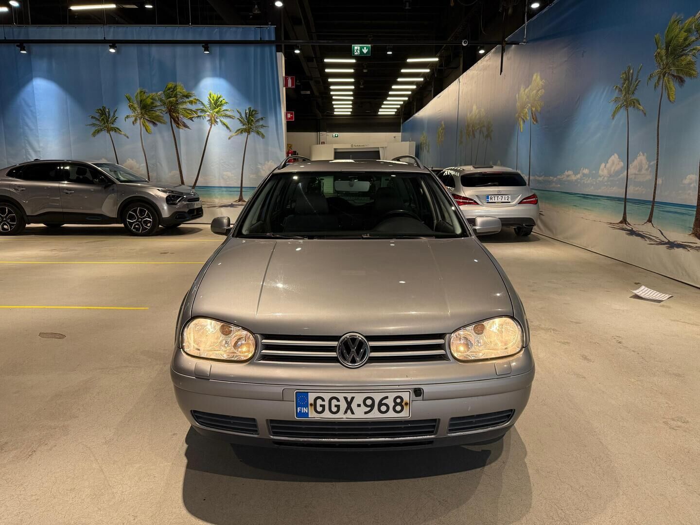 Volkswagen Golf Variant 2006 1,6 77 kW Trendline / Myydään huutokaupat.com:issa! - 2x renkaat&vanteet / Huoltokirja / Lohkolämmitin / 2x avain