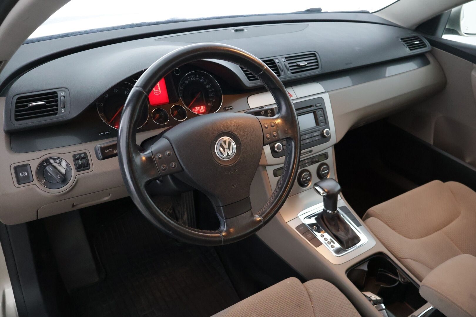 Volkswagen Passat Variant 2006 2,0 FSI 110 kW Trendline aut. * Myydään huutokaupat.com! / Suomiauto / Juuri katsastettu * - *Katsastettu 7/2025! / Ilmastointi / Vakkari*