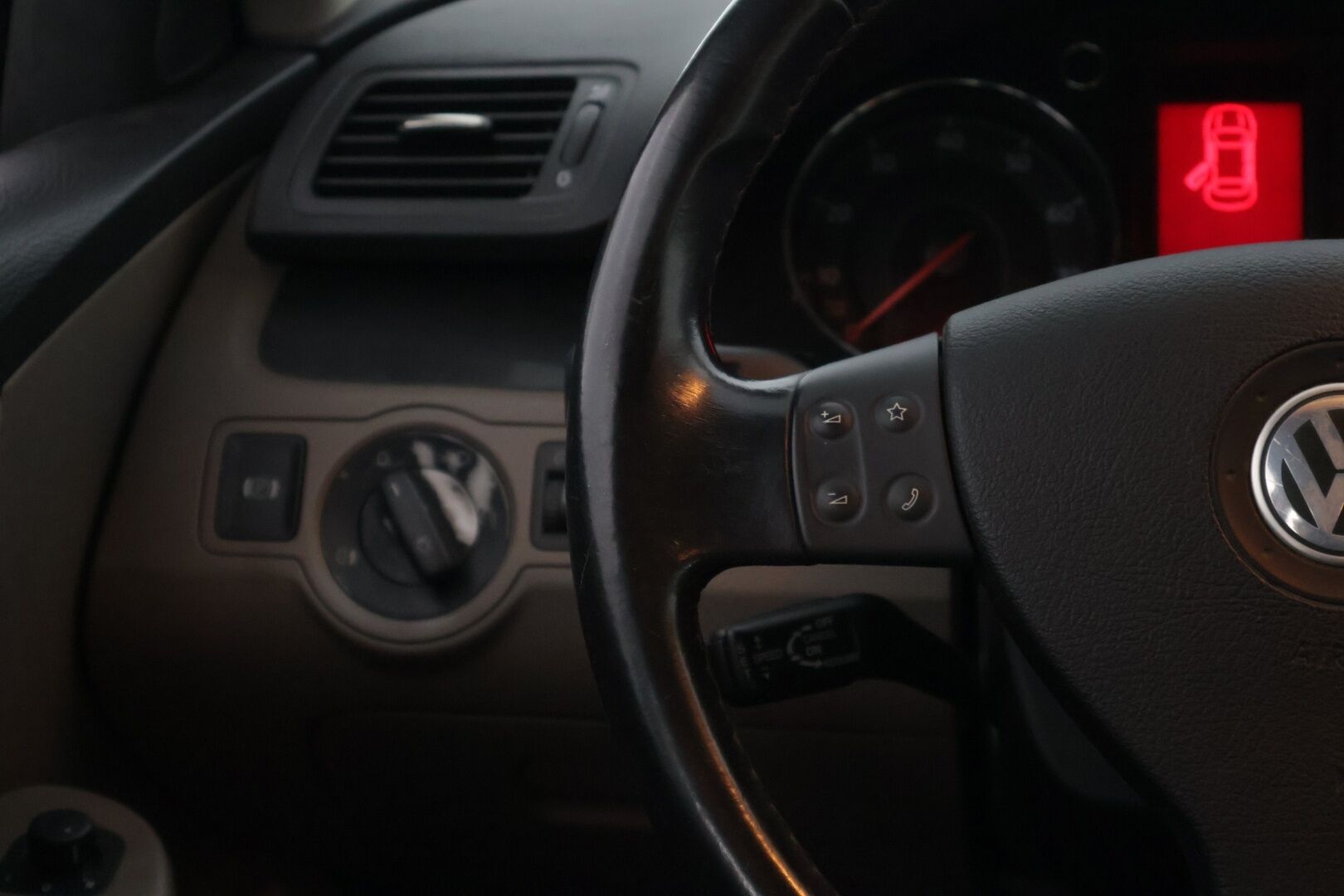Volkswagen Passat Variant 2006 2,0 FSI 110 kW Trendline aut. * Myydään huutokaupat.com! / Suomiauto / Juuri katsastettu * - *Katsastettu 7/2025! / Ilmastointi / Vakkari*