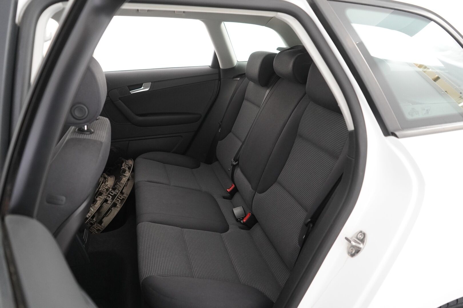 Audi A3 2006 4D Sportback 1.6 - Suomi-auto | Lohko+sisälämmitin | Ilmastointi | Audi Concert | Vakionopeudensäädin | Kahdet renkaat | Juuri huollettu | Juuri katsastettu