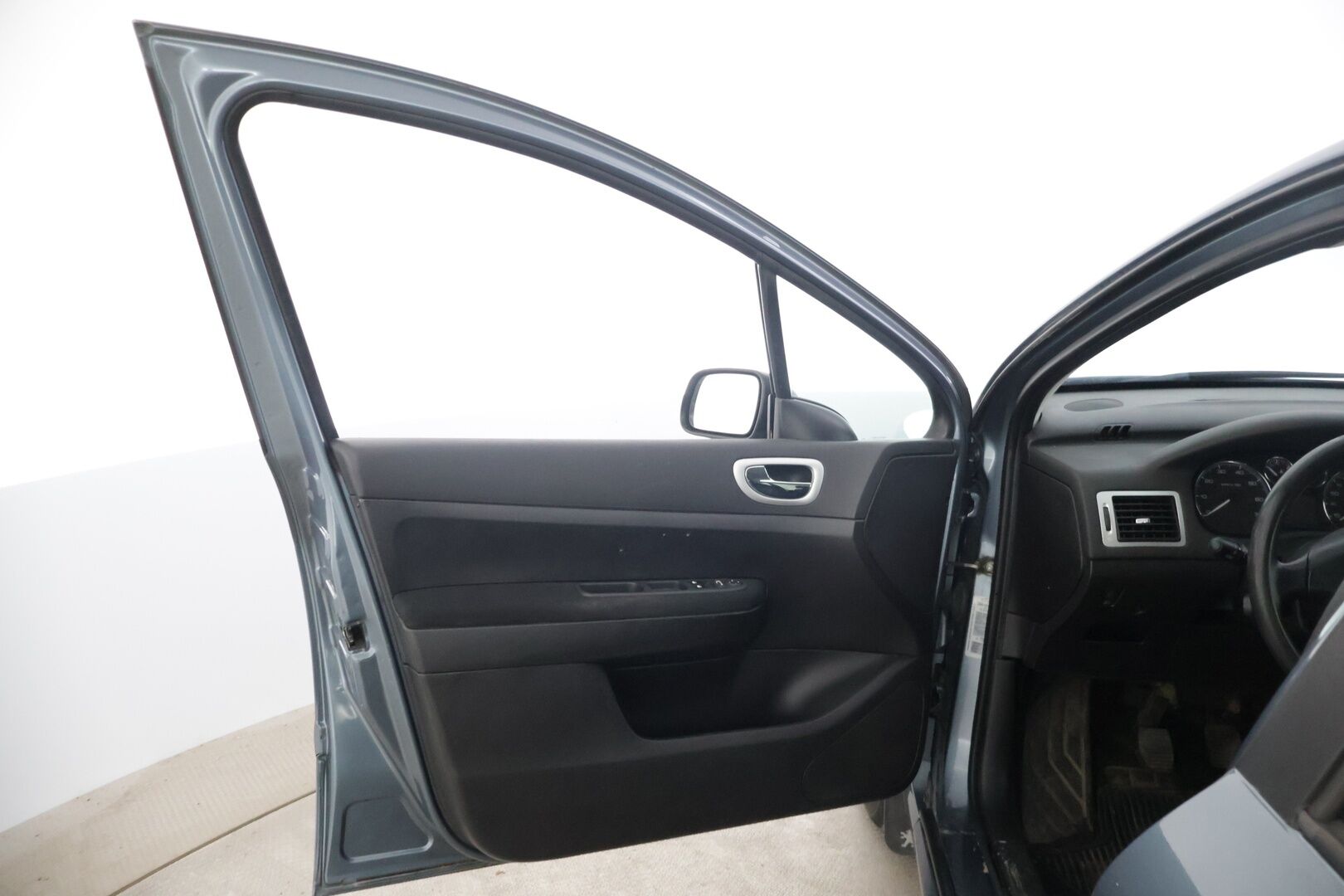 Peugeot 307 2007 5D 307 WAGON 1.6I YritysOutlet - Myydään vain yrityksille - * Kahdet hyvät renkaat / Leimaa vuoden loppuun / Huoltokirja / Hyvä ajettava! *