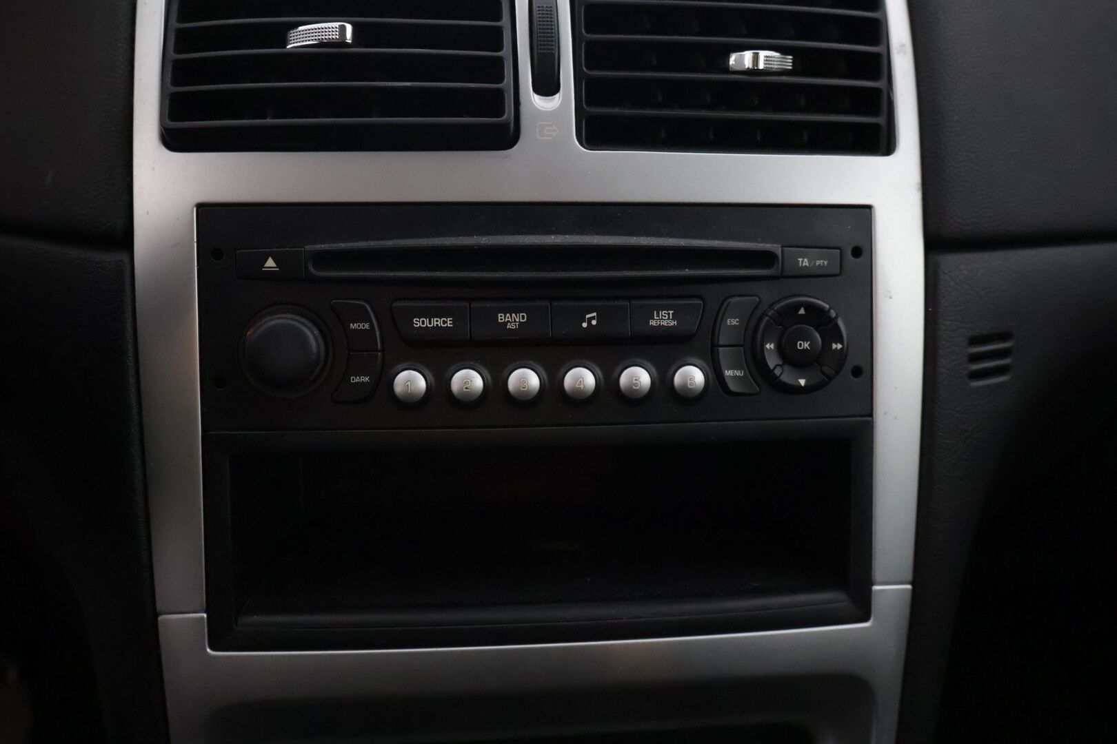 Peugeot 307 2007 5D 307 WAGON 1.6I YritysOutlet - Myydään vain yrityksille - * Kahdet hyvät renkaat / Leimaa vuoden loppuun / Huoltokirja / Hyvä ajettava! *