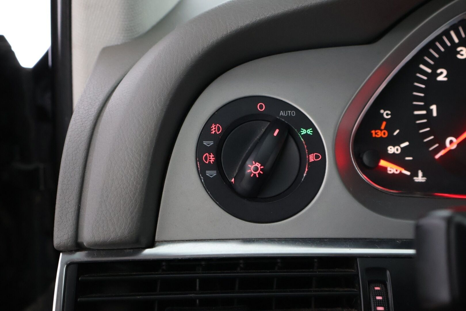 Audi A6 2006 - YritysOutlet - Myydään vain yrityksille