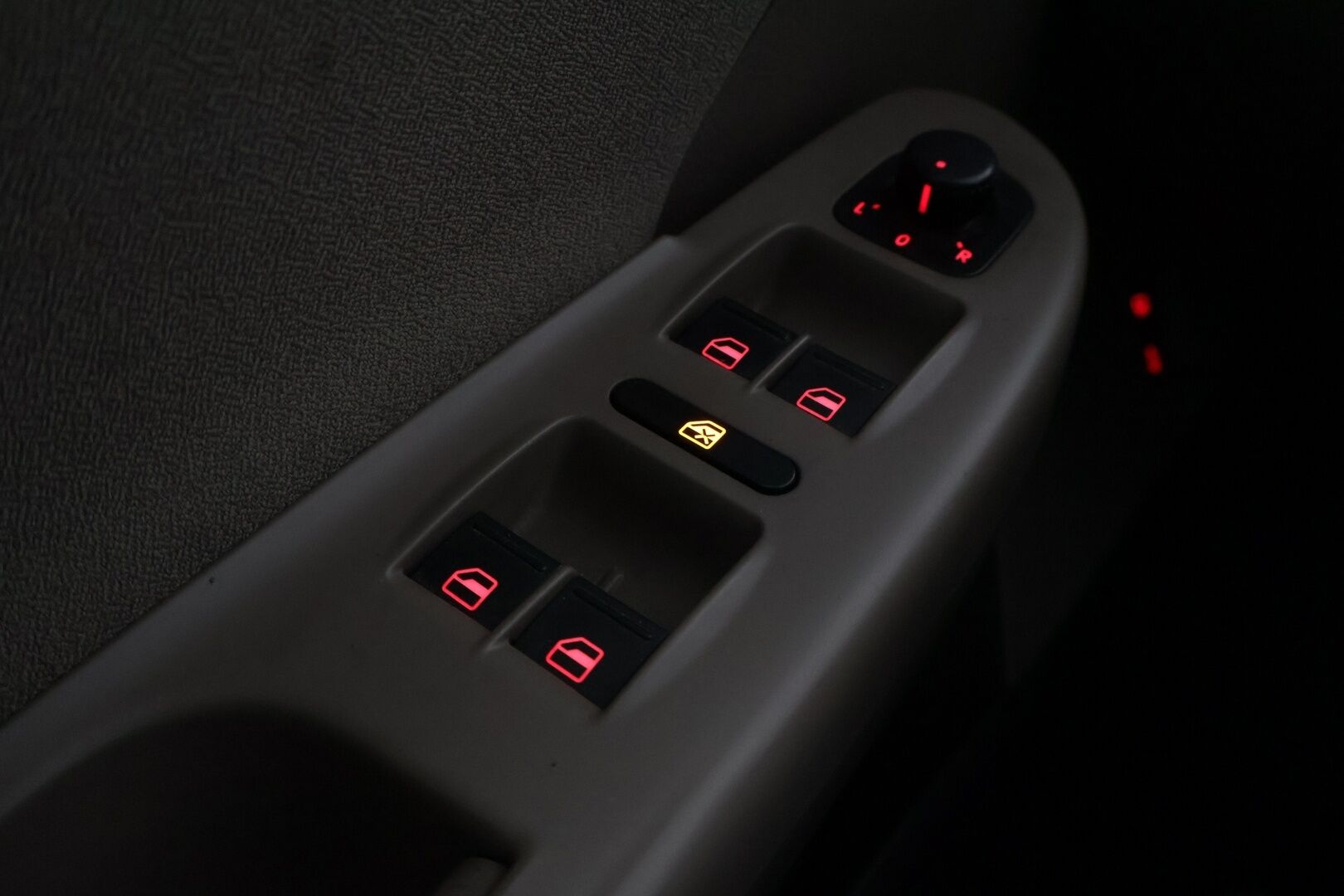 Volkswagen Passat Variant 2007 5D 1.9TDI *Lohko S.Pistoke / Koukku / Pakuksi rekattu / Suomiauto*  - YritysOutlet - Myydään vain yrityksille - – Tämä auto myydään YritysOutlet -valikoimasta vain yritykselle