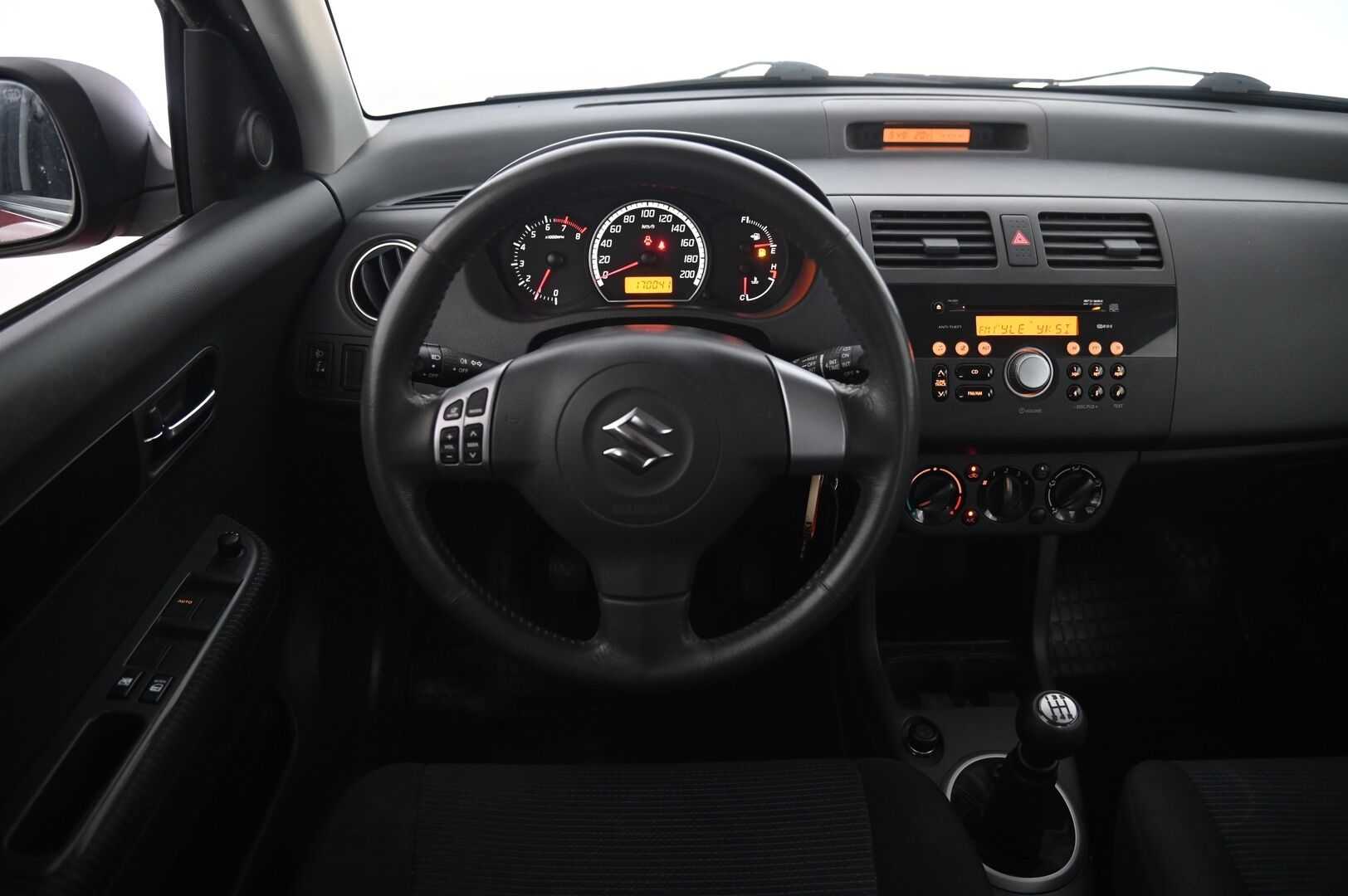 Suzuki Swift 2007 1,3 4x4 GL 5d - 4X4 | 2 Renkaat | Juuri katsastettu & huollettu | Lohko ja sisäpistoke