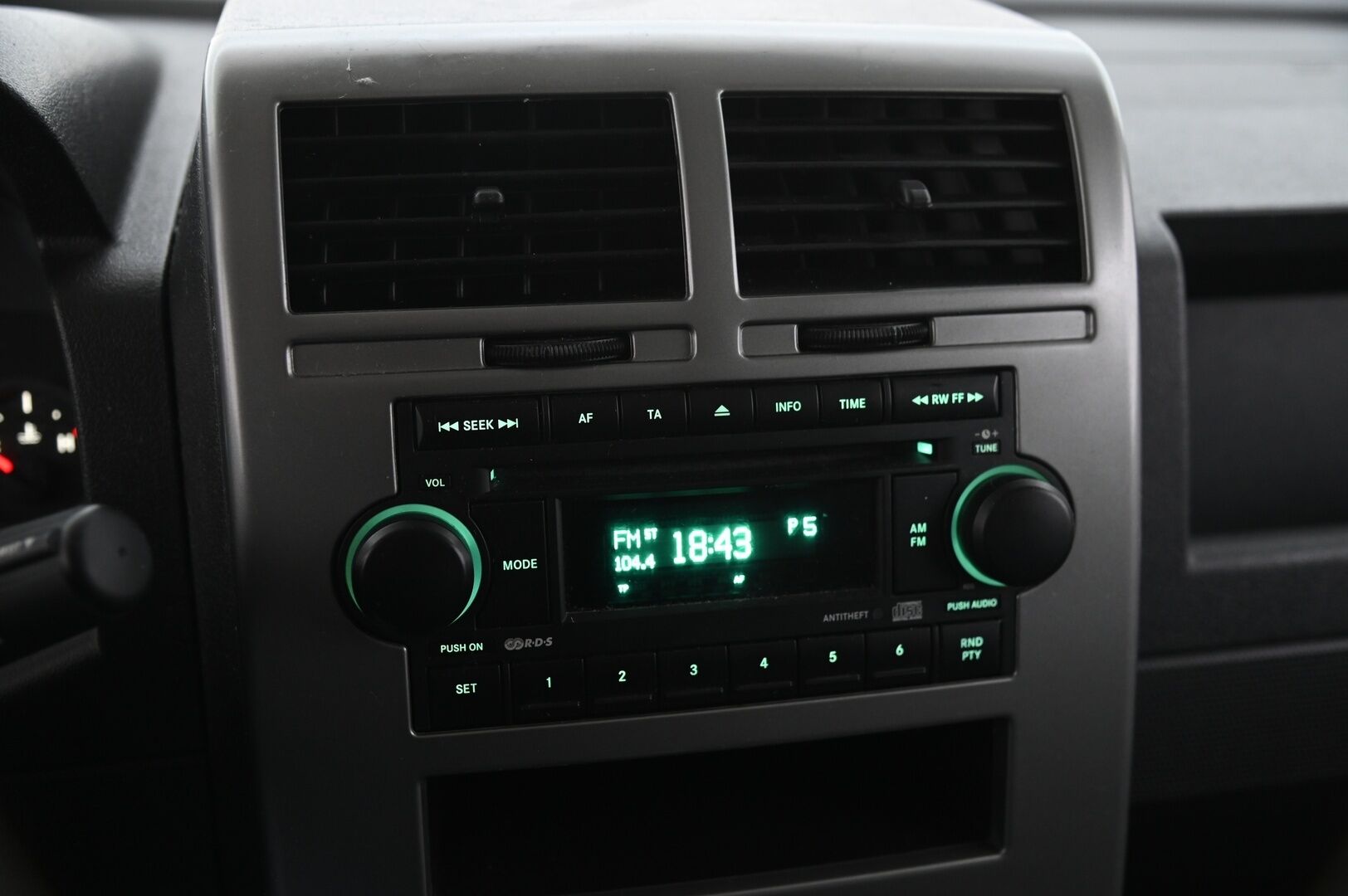 Jeep Patriot 2010 2,4 M5 Business*Myydään Huutokaupat.com*