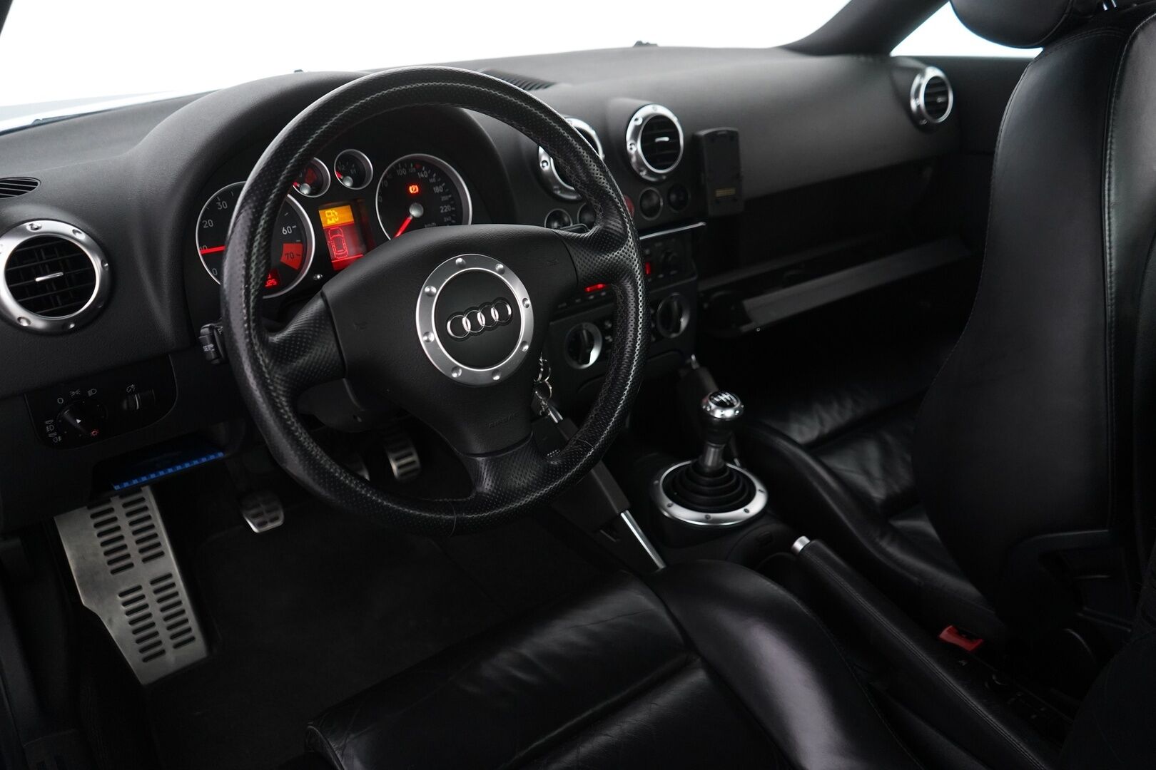 Audi TT 2003 YritysOutlet - Myydään vain yrityksille - – Tämä auto myydään YritysOutlet -valikoimasta vain yritykselle