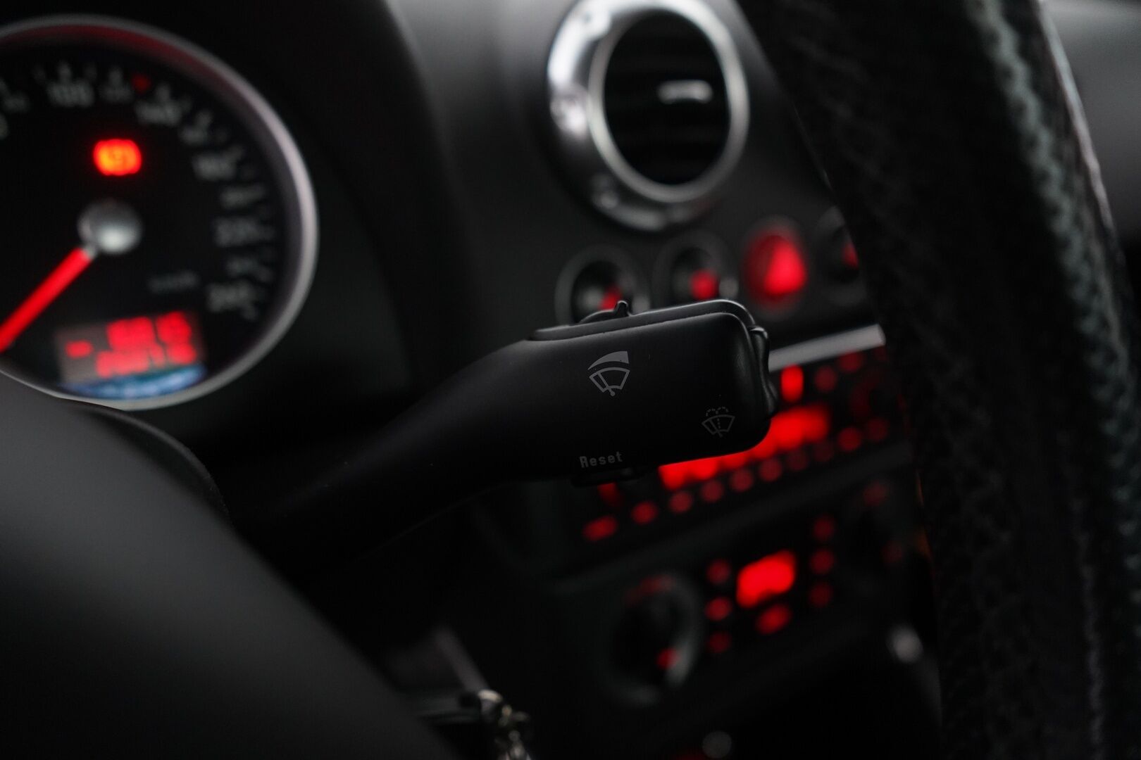 Audi TT 2003 YritysOutlet - Myydään vain yrityksille - – Tämä auto myydään YritysOutlet -valikoimasta vain yritykselle