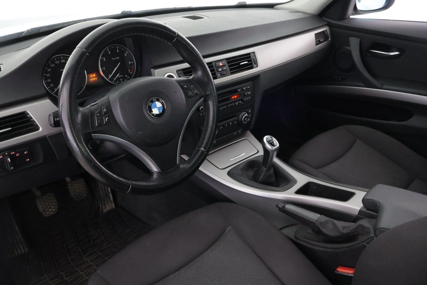 BMW 318 2007 E90 Sedan * YritysOutlet - Myydään vain yrityksille * - ** Vakkari / Lohko / Kahdet renkaat **