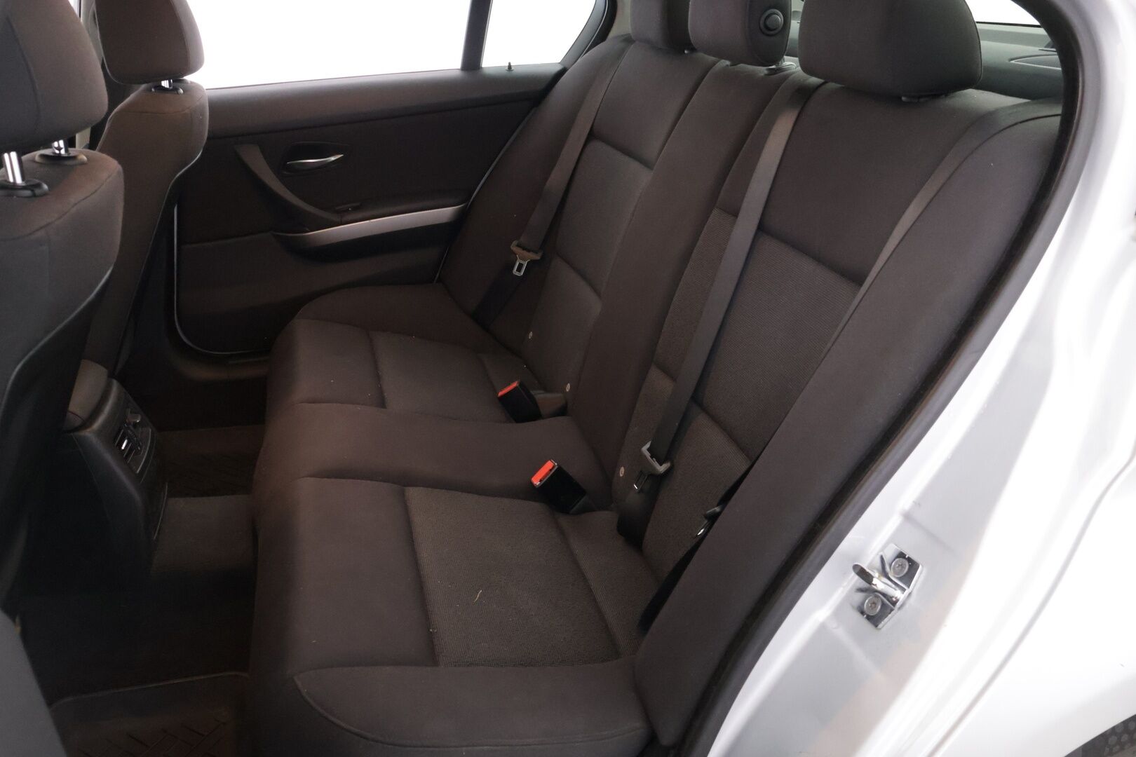 BMW 318 2007 E90 Sedan * YritysOutlet - Myydään vain yrityksille * - ** Vakkari / Lohko / Kahdet renkaat **