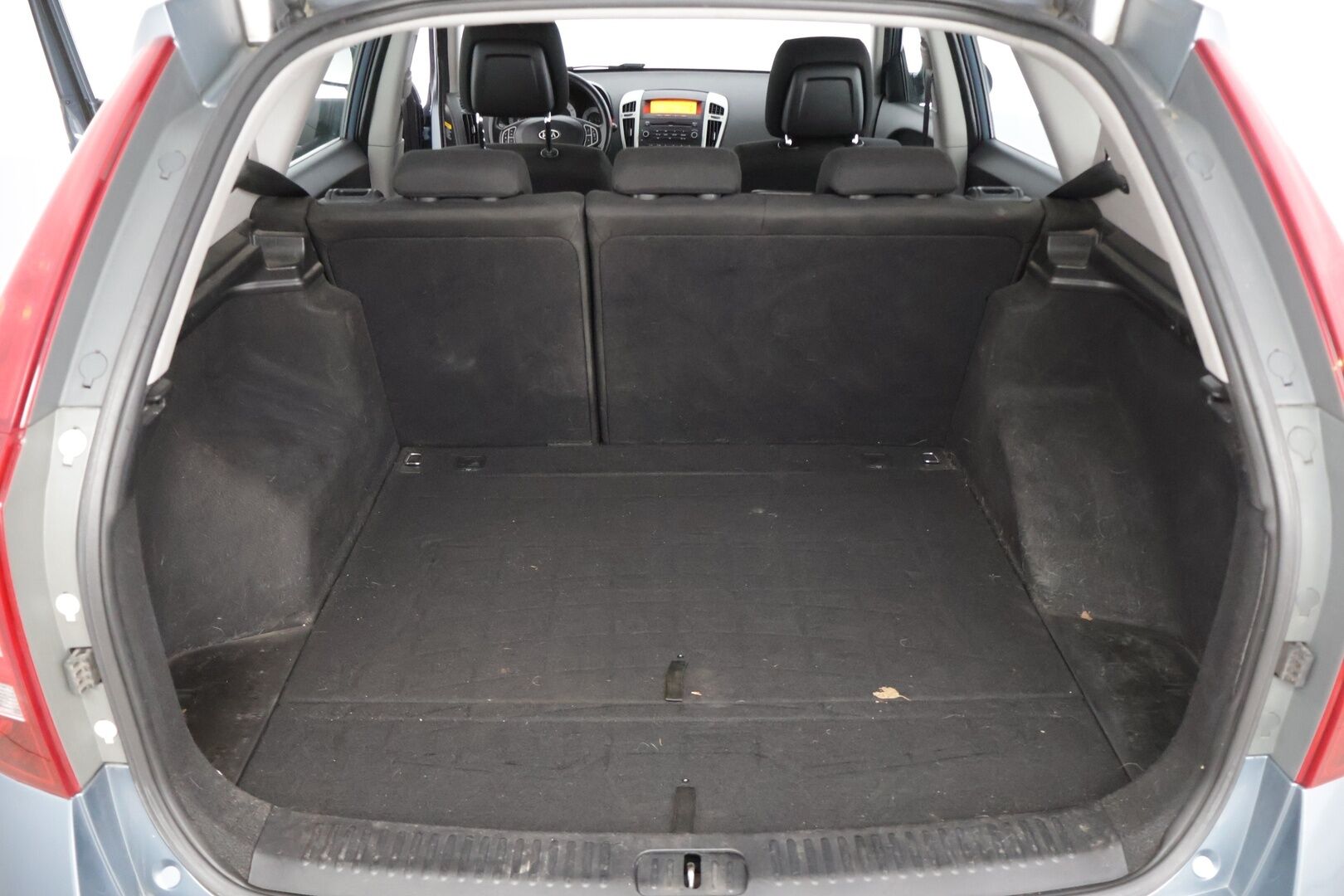 Kia CEED 2009 2,0 CRDi EX SW * Myydään huutokaupat.com-sivustolla / Suomiauto / 2x renkaat / Vetokoukku * - * Pienellä laitolla asiallinen peli! / Kaksilla renkailla ja vetokoukulla! *