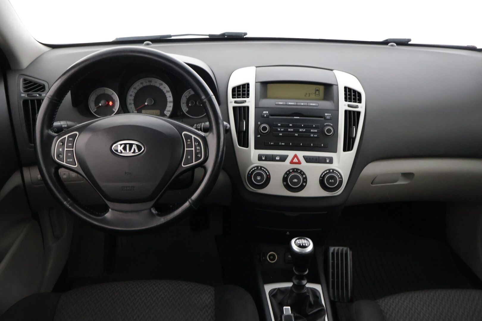 Kia CEED 2009 2,0 CRDi EX SW * Myydään huutokaupat.com-sivustolla / Suomiauto / 2x renkaat / Vetokoukku * - * Pienellä laitolla asiallinen peli! / Kaksilla renkailla ja vetokoukulla! *