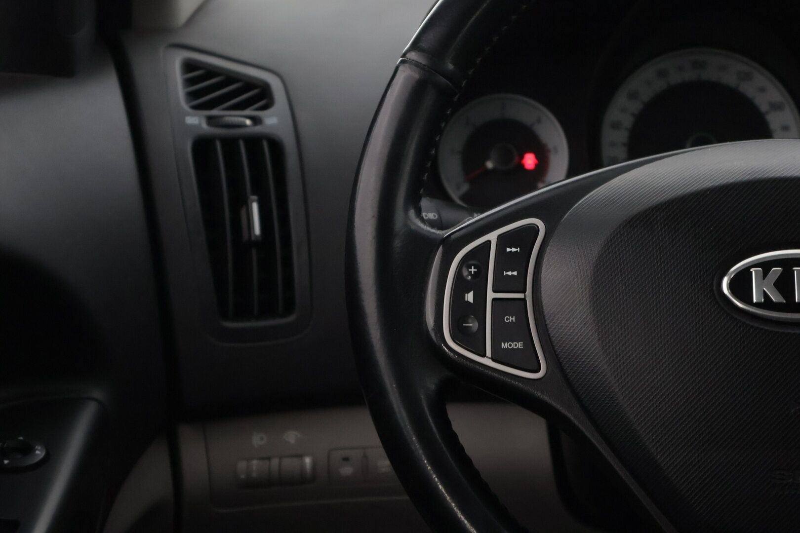 Kia CEED 2009 2,0 CRDi EX SW * Myydään huutokaupat.com-sivustolla / Suomiauto / 2x renkaat / Vetokoukku * - * Pienellä laitolla asiallinen peli! / Kaksilla renkailla ja vetokoukulla! *