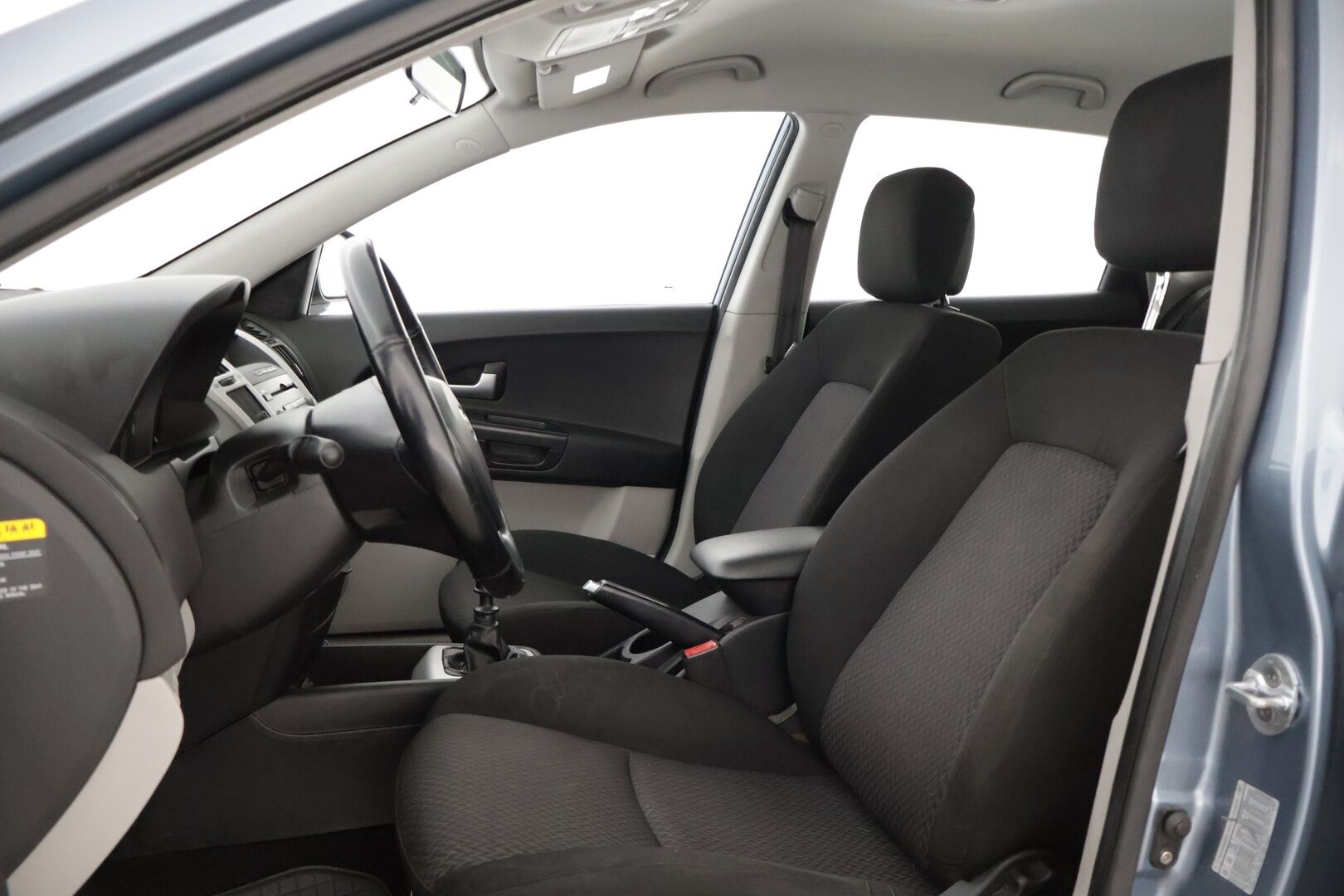 Kia CEED 2009 2,0 CRDi EX SW * Myydään huutokaupat.com-sivustolla / Suomiauto / 2x renkaat / Vetokoukku * - * Pienellä laitolla asiallinen peli! / Kaksilla renkailla ja vetokoukulla! *
