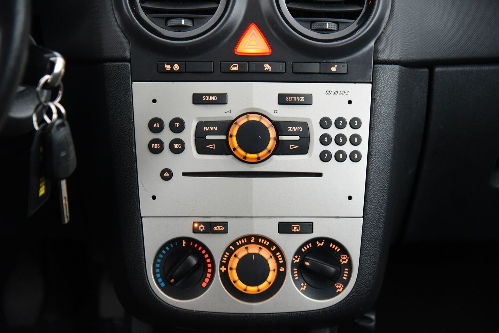 Opel Corsa 2008 5-ov Enjoy 1,4 Twinport 66kW/90hv M5 / Myydään huutokaupat.com:issa! - Myydään huutokaupat.com:issa eniten tarjoavalle! 